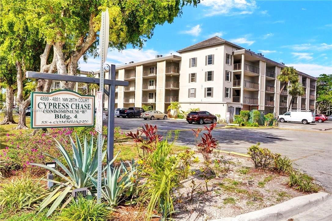 4899 26th Ct, Lauderdale Lakes, FL, 33313 United States, 2 Bedrooms Bedrooms, ,2 BathroomsBathrooms,Residential,For Sale,26th Ct,A11550946