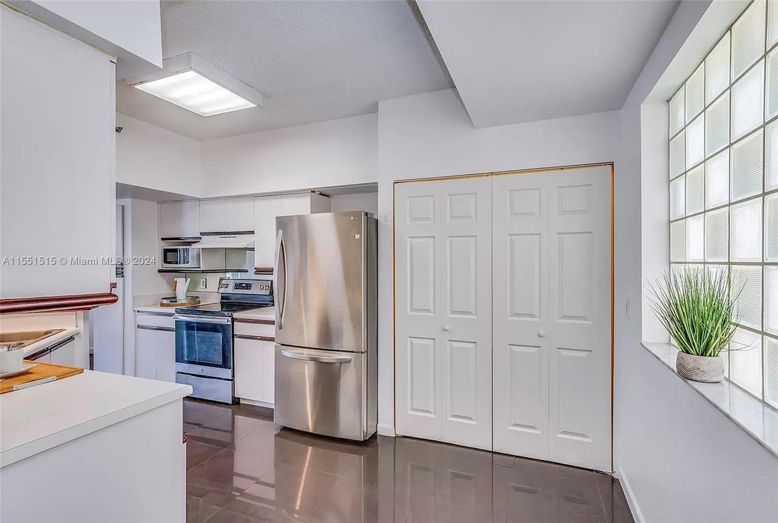3125 184th St, Aventura, FL, 33160 United States, 2 Bedrooms Bedrooms, ,1 BathroomBathrooms,Residential,For Sale,184th St,A11551515
