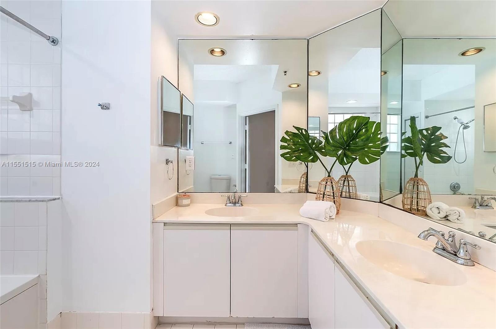3125 NE 184th St 1303, Aventura, Florida 33160, 2 Bedrooms Bedrooms, ,1 BathroomBathrooms,Residential,For Sale,3125 NE 184th St 1303,A11551515