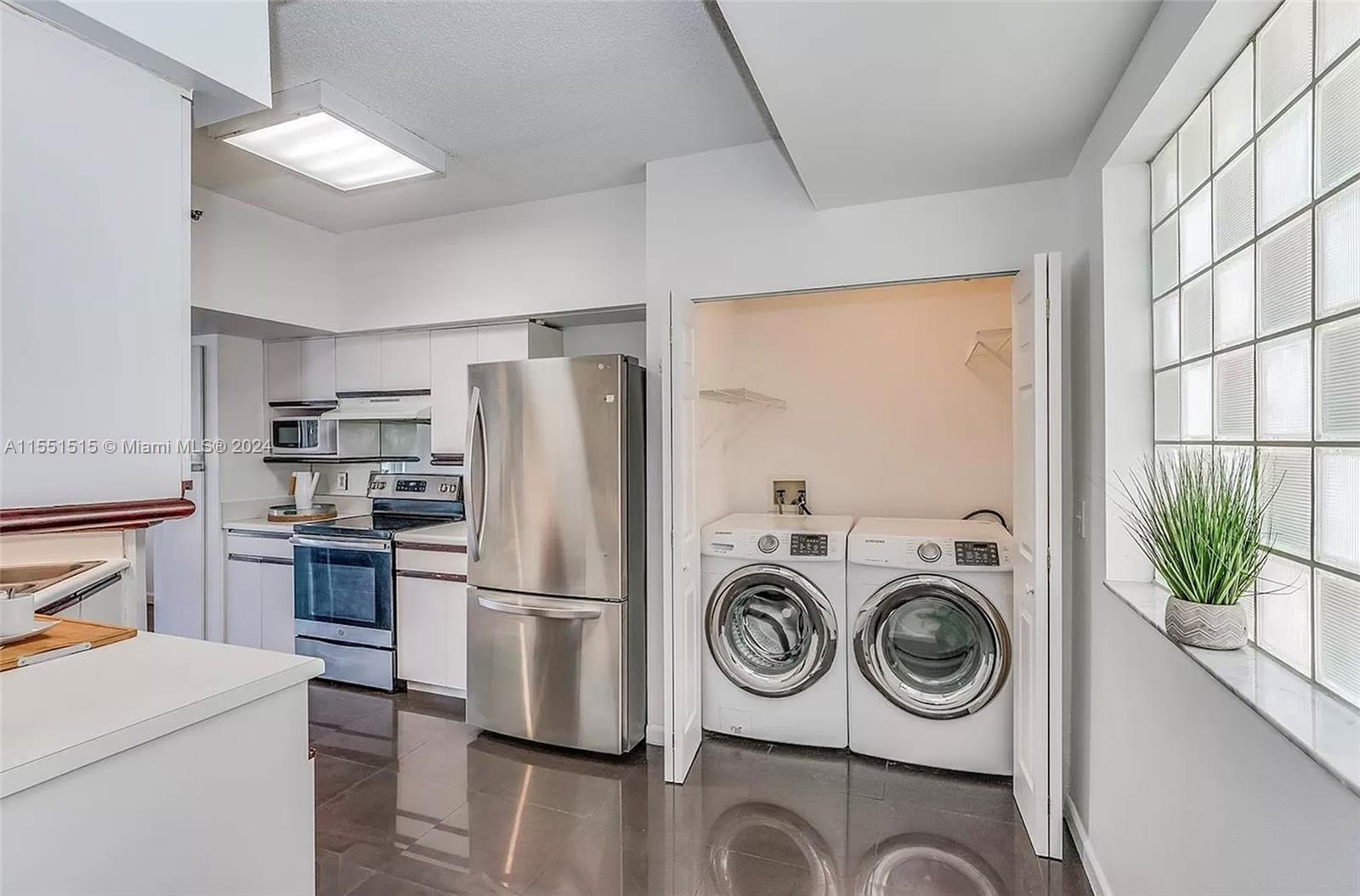 3125 184th St, Aventura, FL, 33160 United States, 2 Bedrooms Bedrooms, ,1 BathroomBathrooms,Residential,For Sale,184th St,A11551515