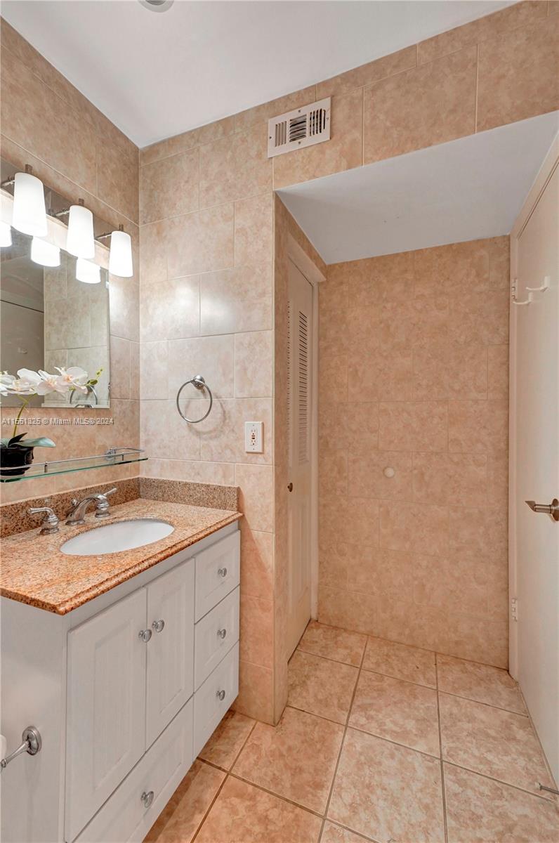 20941 Bay Ct 121-2, Aventura, Florida 33180, 3 Bedrooms Bedrooms, ,2 BathroomsBathrooms,Residential,For Sale,20941 Bay Ct 121-2,A11551325