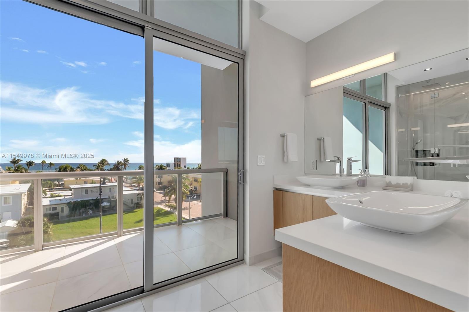 2870 Ocean Dr, Hollywood, FL, 33019 United States, 3 Bedrooms Bedrooms, ,3 BathroomsBathrooms,Residential,For Sale,Ocean Dr,A11549978