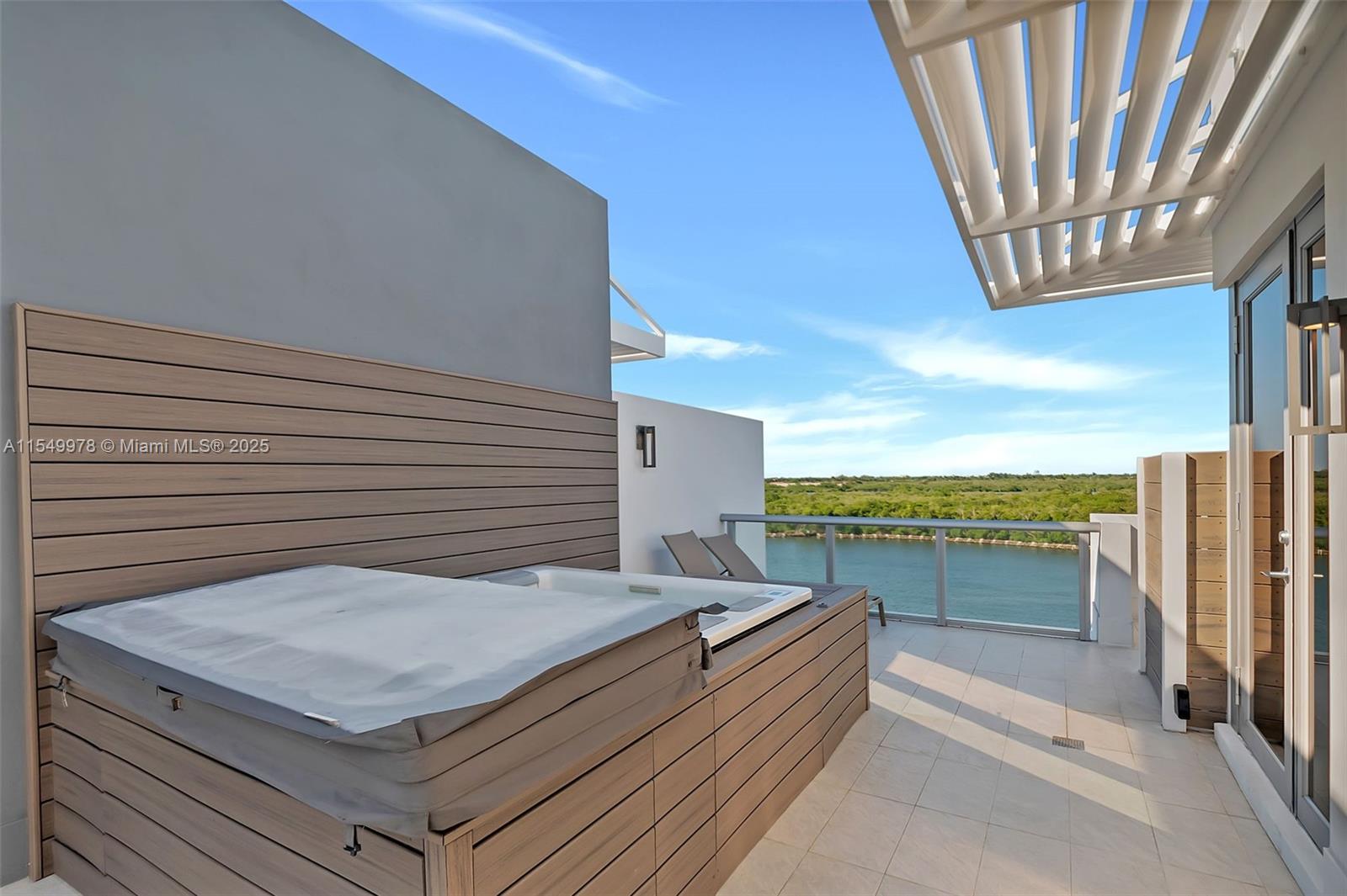 2870 Ocean Dr, Hollywood, FL, 33019 United States, 3 Bedrooms Bedrooms, ,3 BathroomsBathrooms,Residential,For Sale,Ocean Dr,A11549978