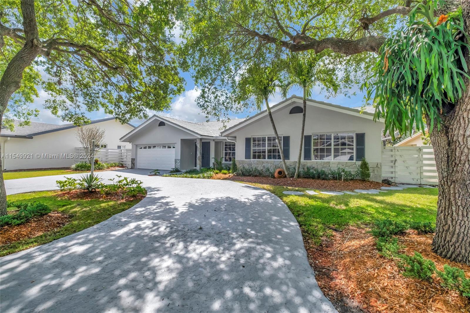 14030 145th Ter, Miami, FL, 33186 United States, 5 Bedrooms Bedrooms, ,3 BathroomsBathrooms,Residential,For Sale,145th Ter,A11549921