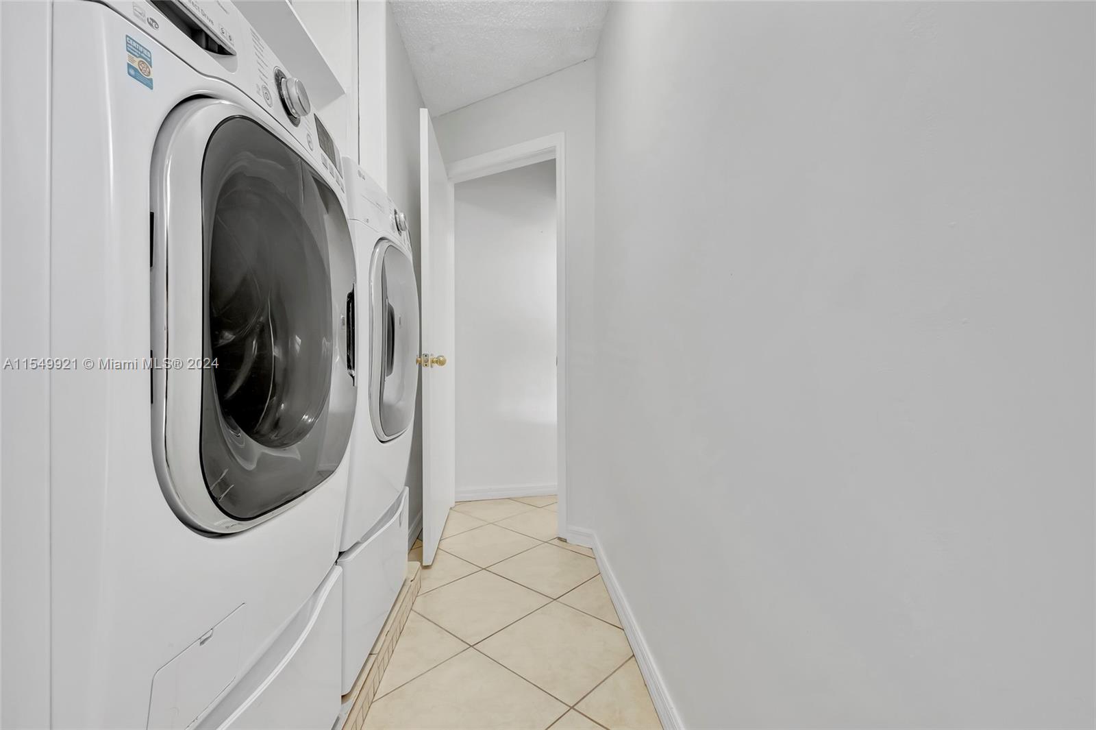 14030 145th Ter, Miami, FL, 33186 United States, 5 Bedrooms Bedrooms, ,3 BathroomsBathrooms,Residential,For Sale,145th Ter,A11549921