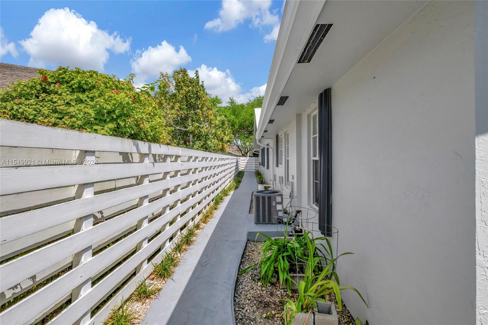 14030 145th Ter, Miami, FL, 33186 United States, 5 Bedrooms Bedrooms, ,3 BathroomsBathrooms,Residential,For Sale,145th Ter,A11549921