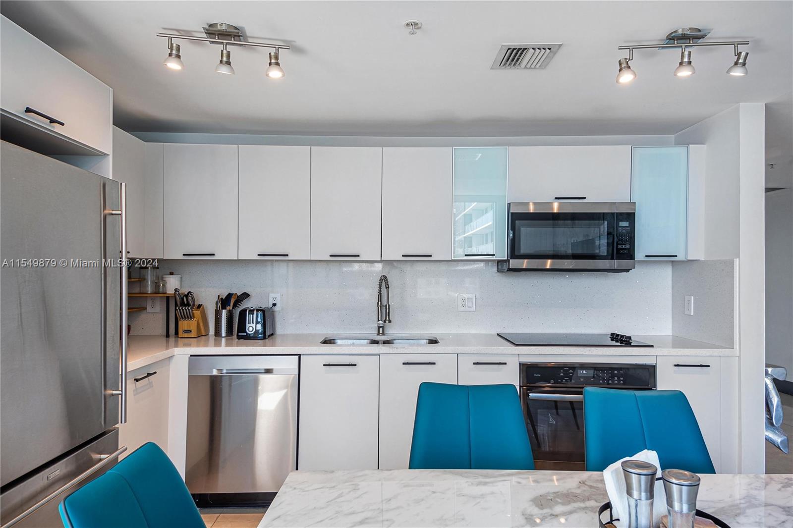 3250 1st Ave, Miami, FL, 33137 United States, 2 Bedrooms Bedrooms, ,2 BathroomsBathrooms,Residential,For Sale,1st Ave,A11549879