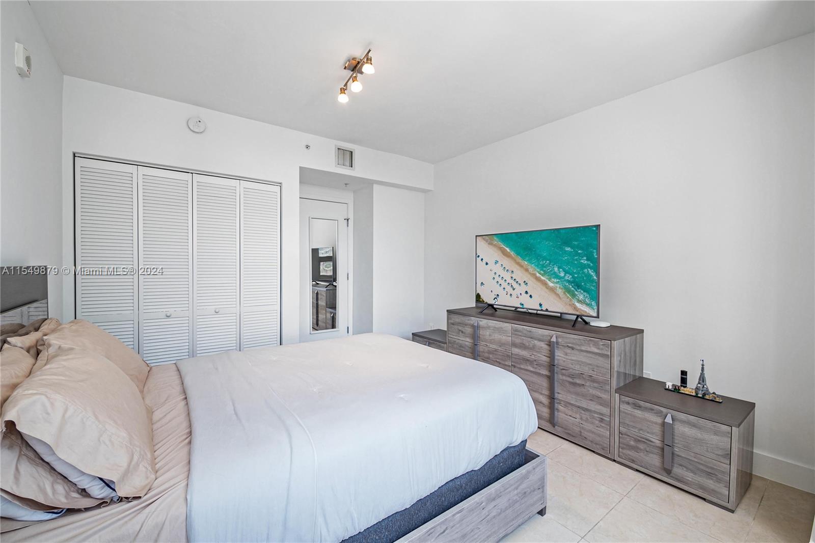 3250 1st Ave, Miami, FL, 33137 United States, 2 Bedrooms Bedrooms, ,2 BathroomsBathrooms,Residential,For Sale,1st Ave,A11549879