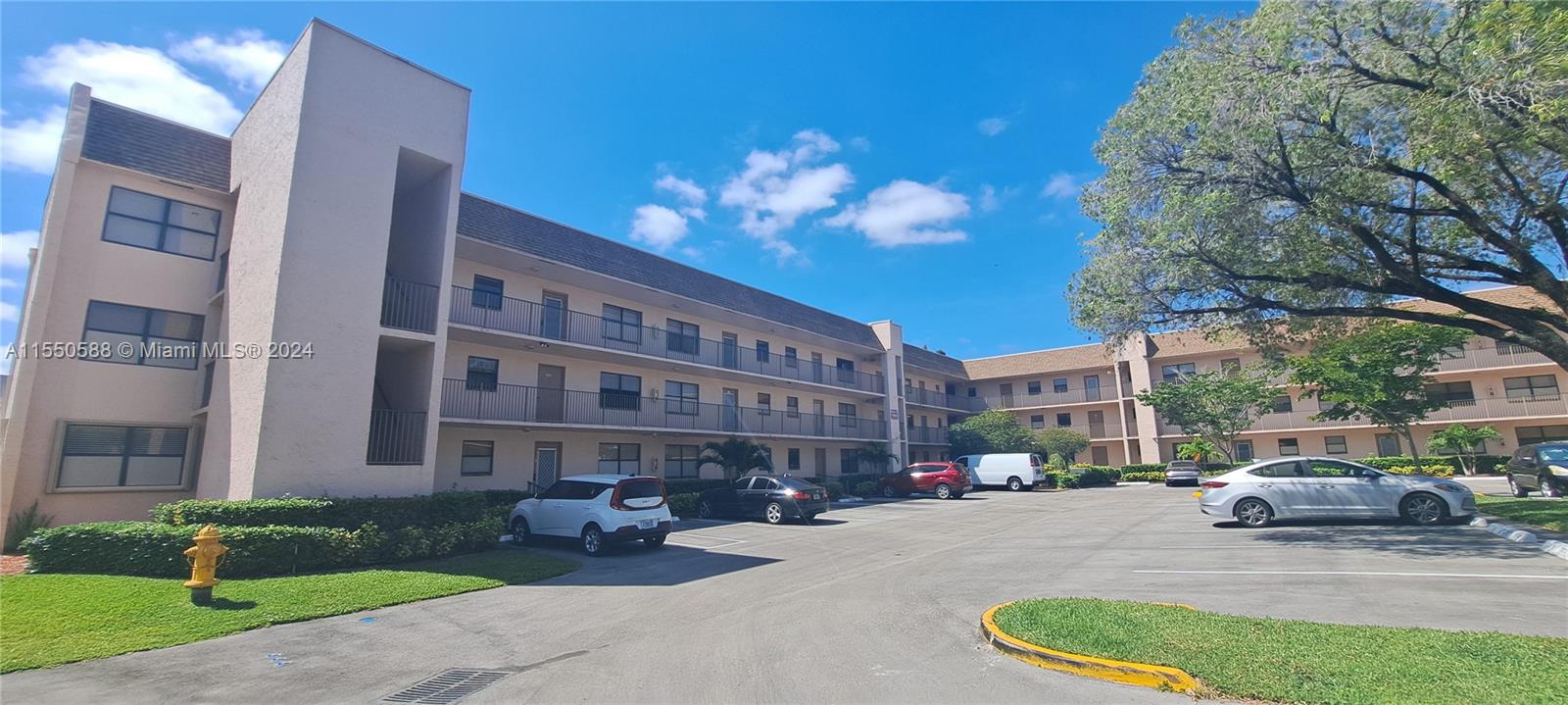 Sunrise, FL, 33322 United States, 2 Bedrooms Bedrooms, ,1 BathroomBathrooms,Residential,For Sale,A11550588
