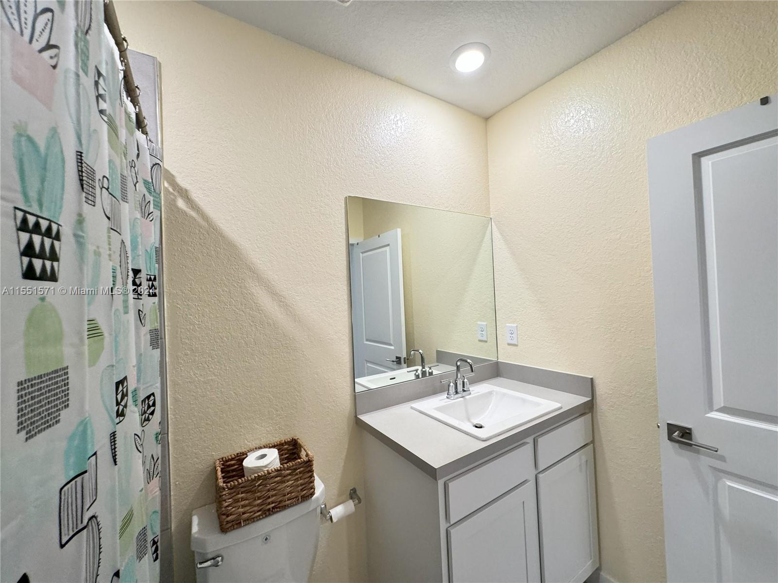 913 18th St, Homestead, FL, 33034 United States, 3 Bedrooms Bedrooms, ,2 BathroomsBathrooms,Residential,For Sale,18th St,A11551571