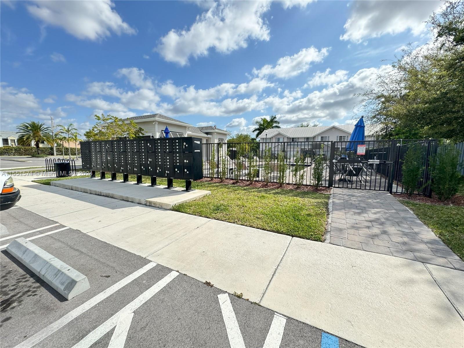 913 18th St, Homestead, FL, 33034 United States, 3 Bedrooms Bedrooms, ,2 BathroomsBathrooms,Residential,For Sale,18th St,A11551571