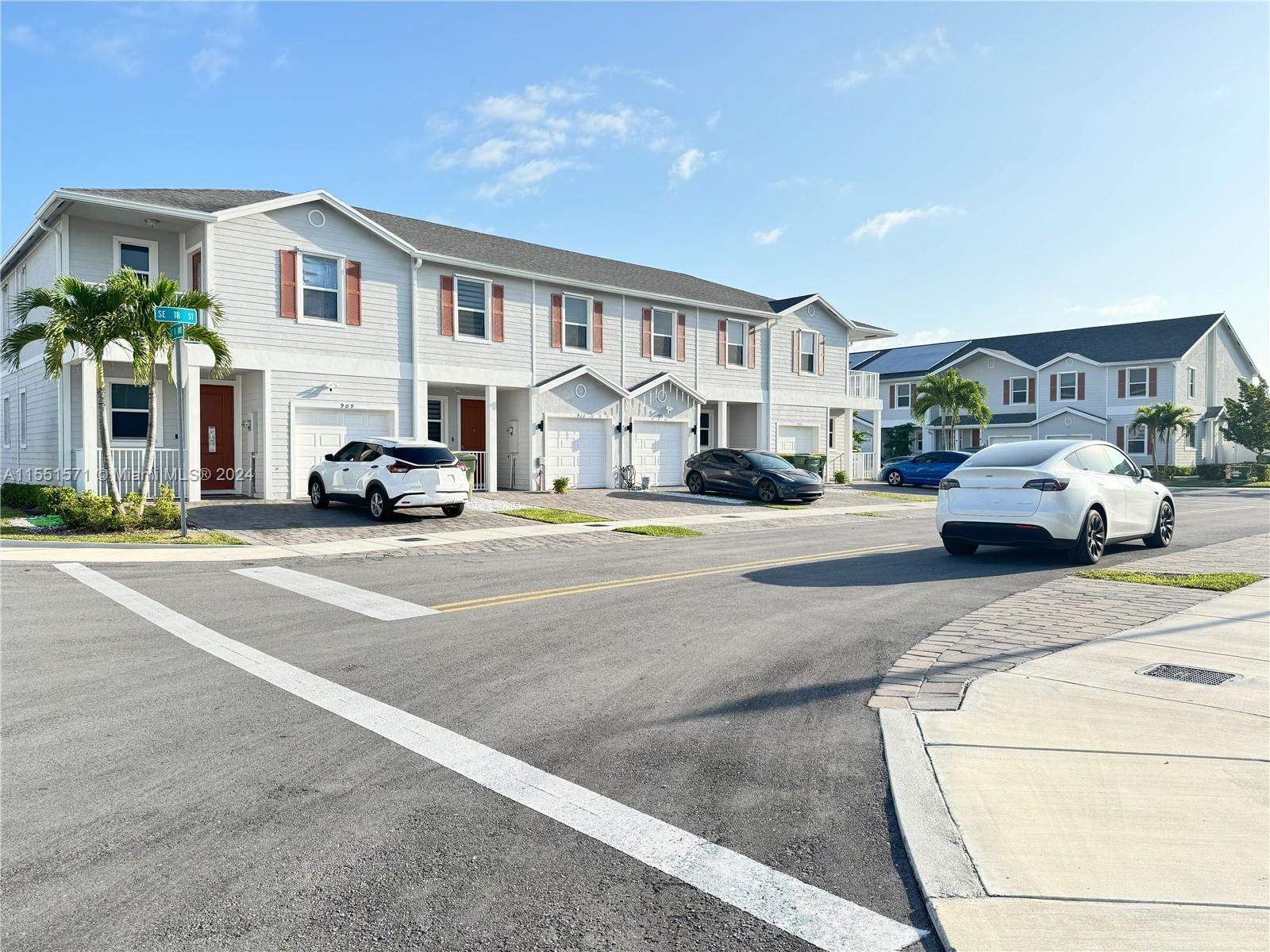 913 18th St, Homestead, FL, 33034 United States, 3 Bedrooms Bedrooms, ,2 BathroomsBathrooms,Residential,For Sale,18th St,A11551571