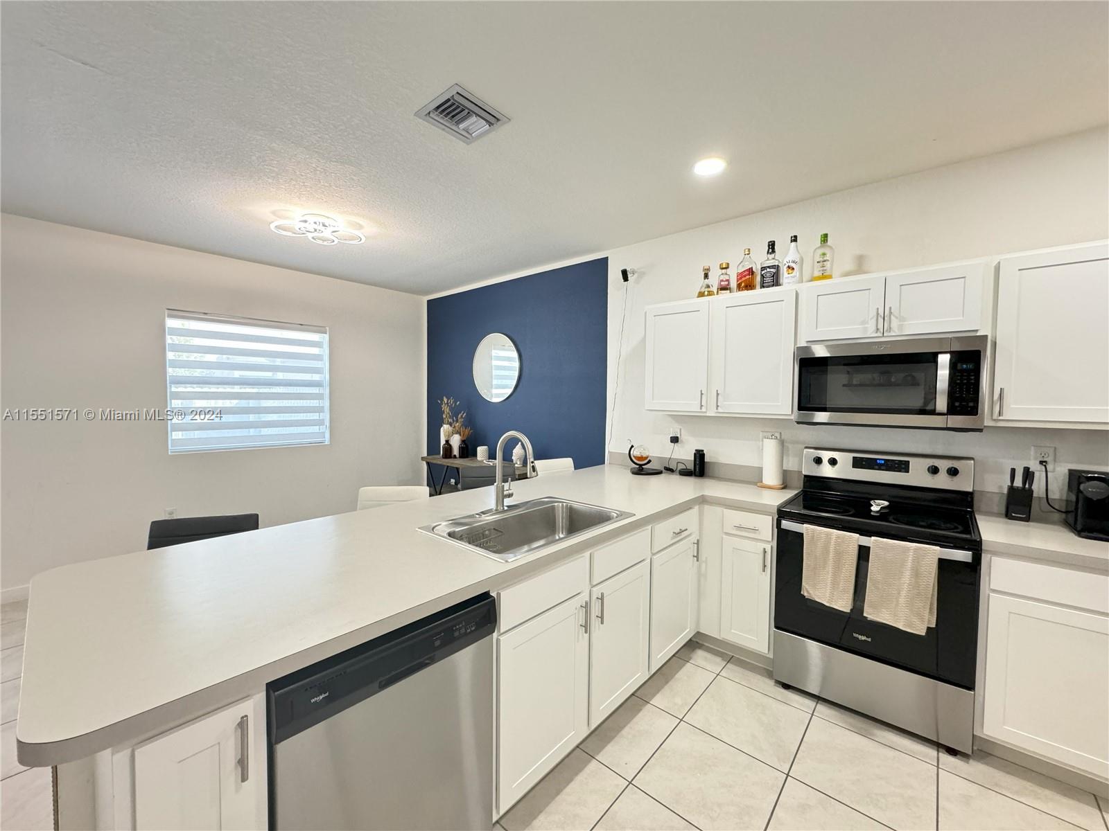 913 18th St, Homestead, FL, 33034 United States, 3 Bedrooms Bedrooms, ,2 BathroomsBathrooms,Residential,For Sale,18th St,A11551571