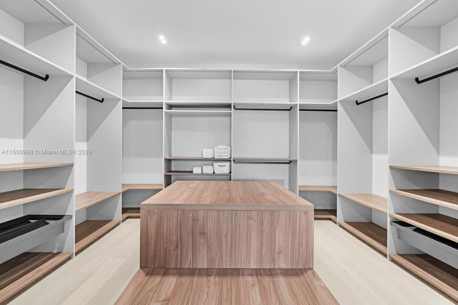 493 Holiday Dr, Hallandale Beach, FL, 33009 United States, 6 Bedrooms Bedrooms, ,6 BathroomsBathrooms,Residential,For Sale,Holiday Dr,A11550980