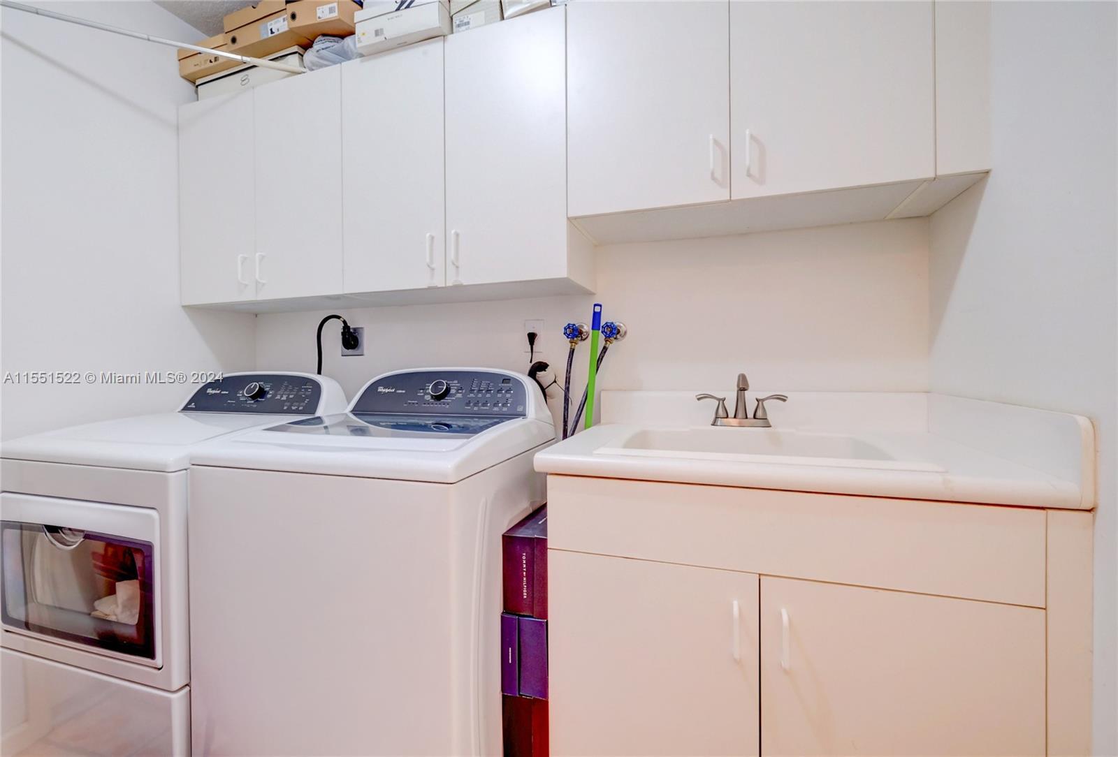 5240 NW 104th Ct, Doral, Florida 33178, 3 Bedrooms Bedrooms, ,2 BathroomsBathrooms,Residential,For Sale,5240 NW 104th Ct,A11551522