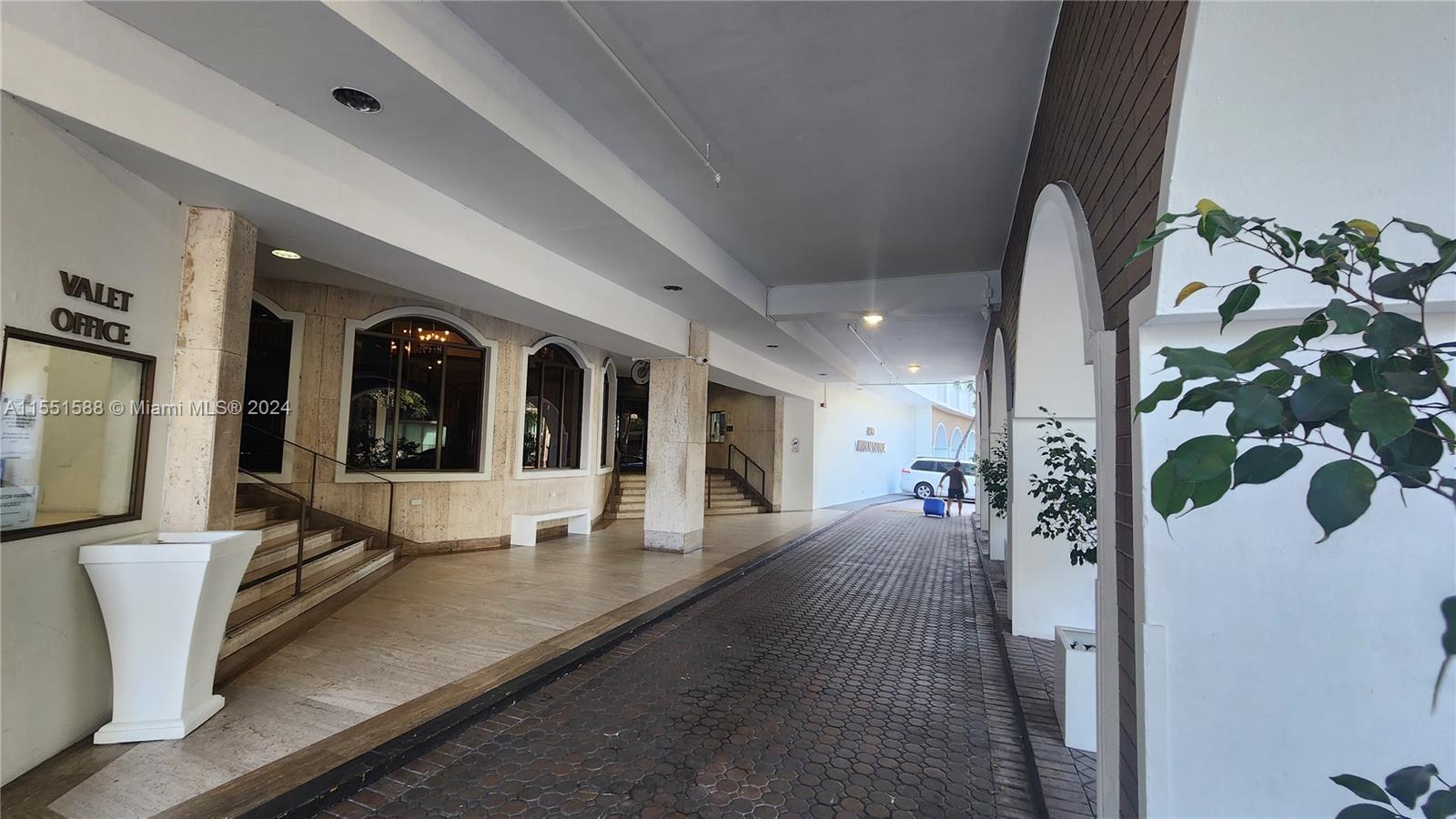 6039 Collins Ave 708, Miami Beach, Florida 33140, 4 Bedrooms Bedrooms, ,2 BathroomsBathrooms,Residential,For Sale,6039 Collins Ave 708,A11551588