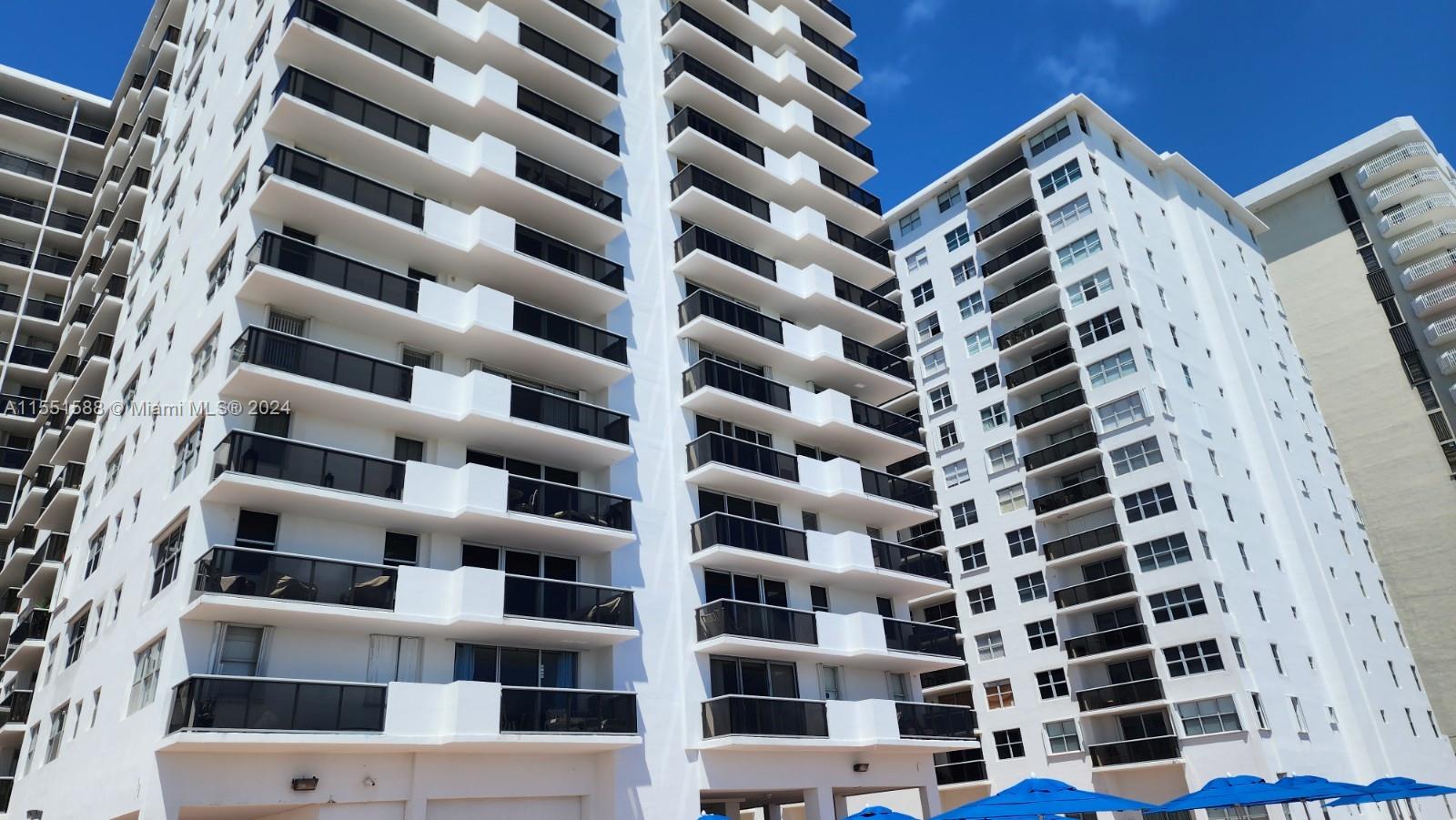 6039 Collins Ave, Miami Beach, FL, 33140 United States, 4 Bedrooms Bedrooms, ,2 BathroomsBathrooms,Residential,For Sale,Collins Ave,A11551588