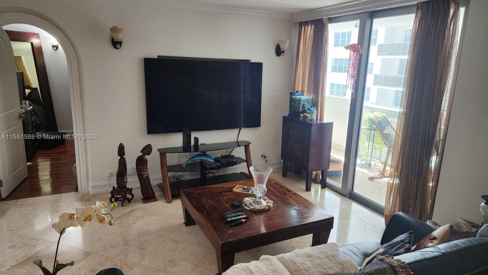 6039 Collins Ave 708, Miami Beach, Florida 33140, 4 Bedrooms Bedrooms, ,2 BathroomsBathrooms,Residential,For Sale,6039 Collins Ave 708,A11551588