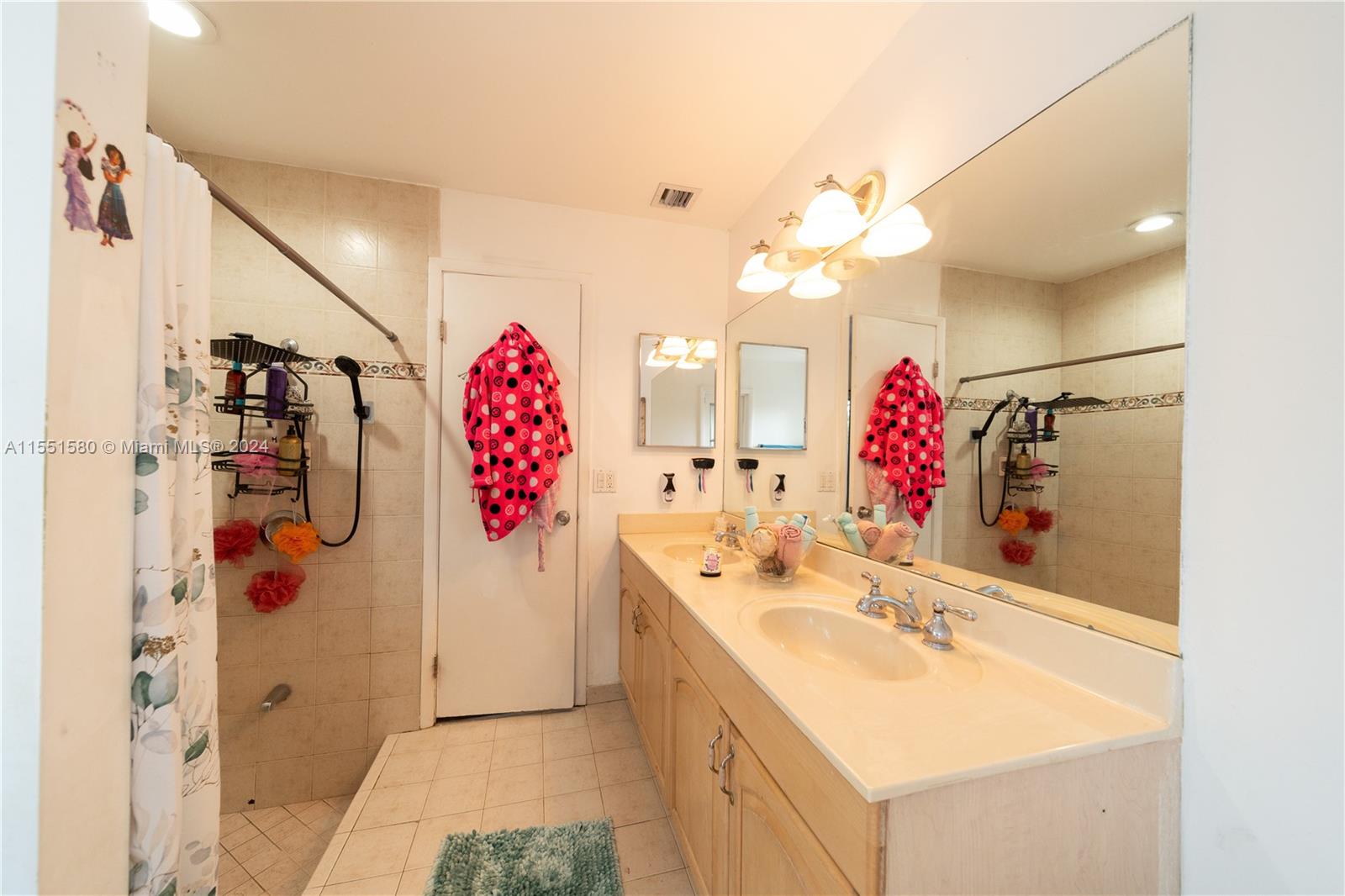 13416 108th St Cir N, Miami, FL, 33186 United States, 3 Bedrooms Bedrooms, ,2 BathroomsBathrooms,Residential,For Sale,108th St Cir N,A11551580