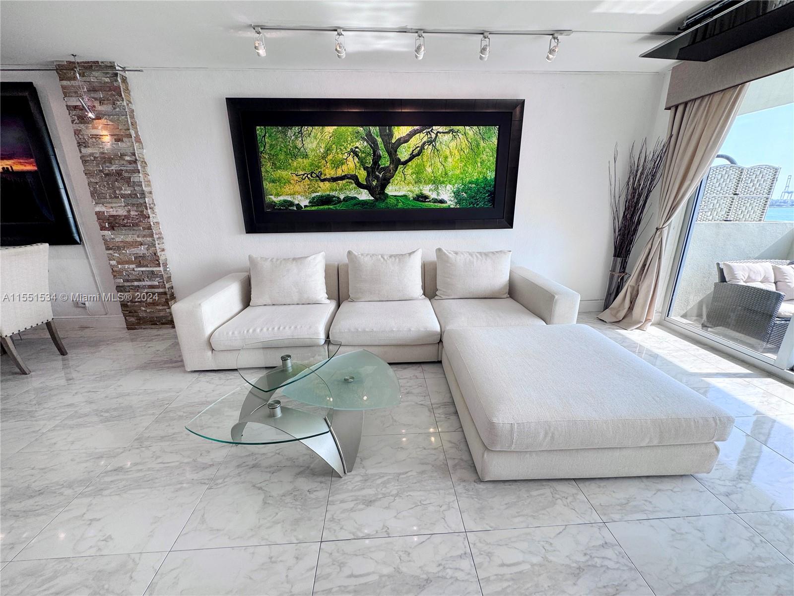 1500 Bay Rd 920S, Miami Beach, Florida 33139, 1 Bedroom Bedrooms, ,1 BathroomBathrooms,Residentiallease,For Rent,1500 Bay Rd 920S,A11551534