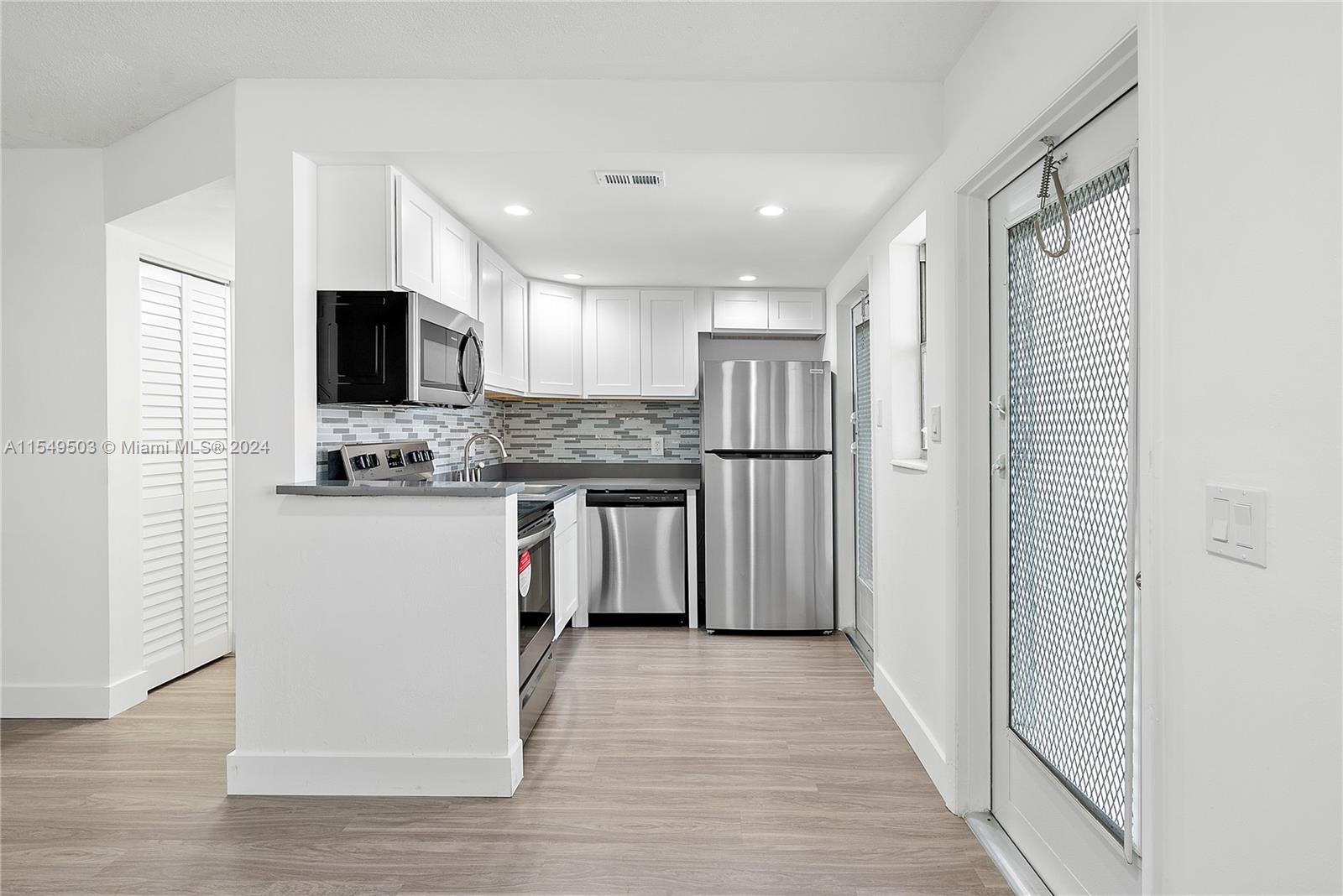 2191 1st Court, Boynton Beach, FL, 33435 United States, 1 Bedroom Bedrooms, ,1 BathroomBathrooms,Residential,For Sale,1st Court,A11549503