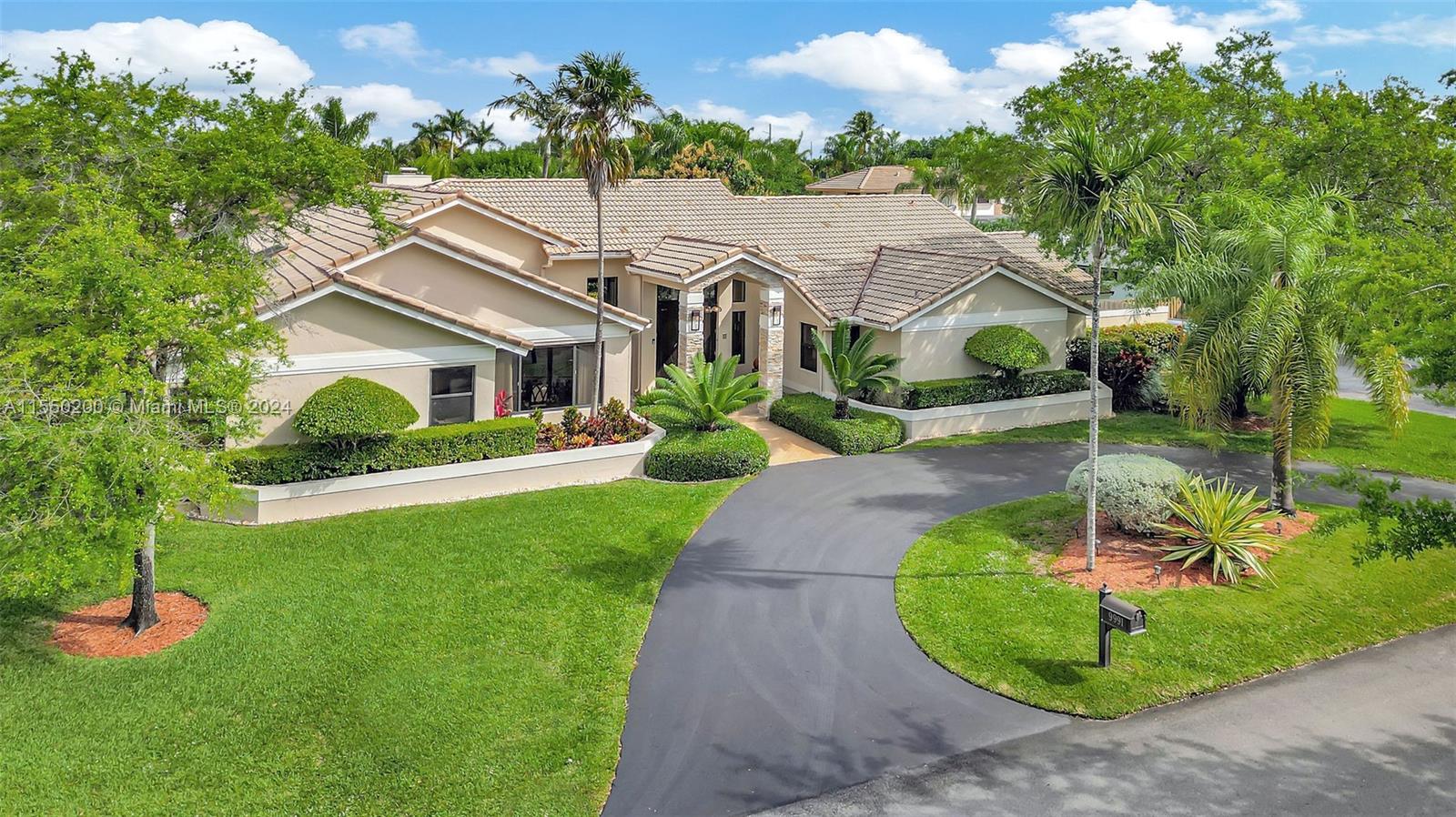 9991 127th Ter, Miami, FL, 33176 United States, 5 Bedrooms Bedrooms, ,4 BathroomsBathrooms,Residential,For Sale,127th Ter,A11550200