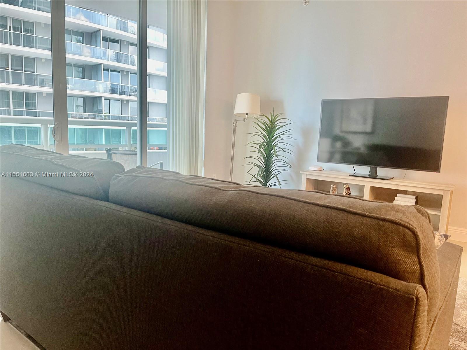 1800 N Bayshore Dr 814, Miami, Florida 33132, 2 Bedrooms Bedrooms, ,2 BathroomsBathrooms,Residentiallease,For Rent,1800 N Bayshore Dr 814,A11551603