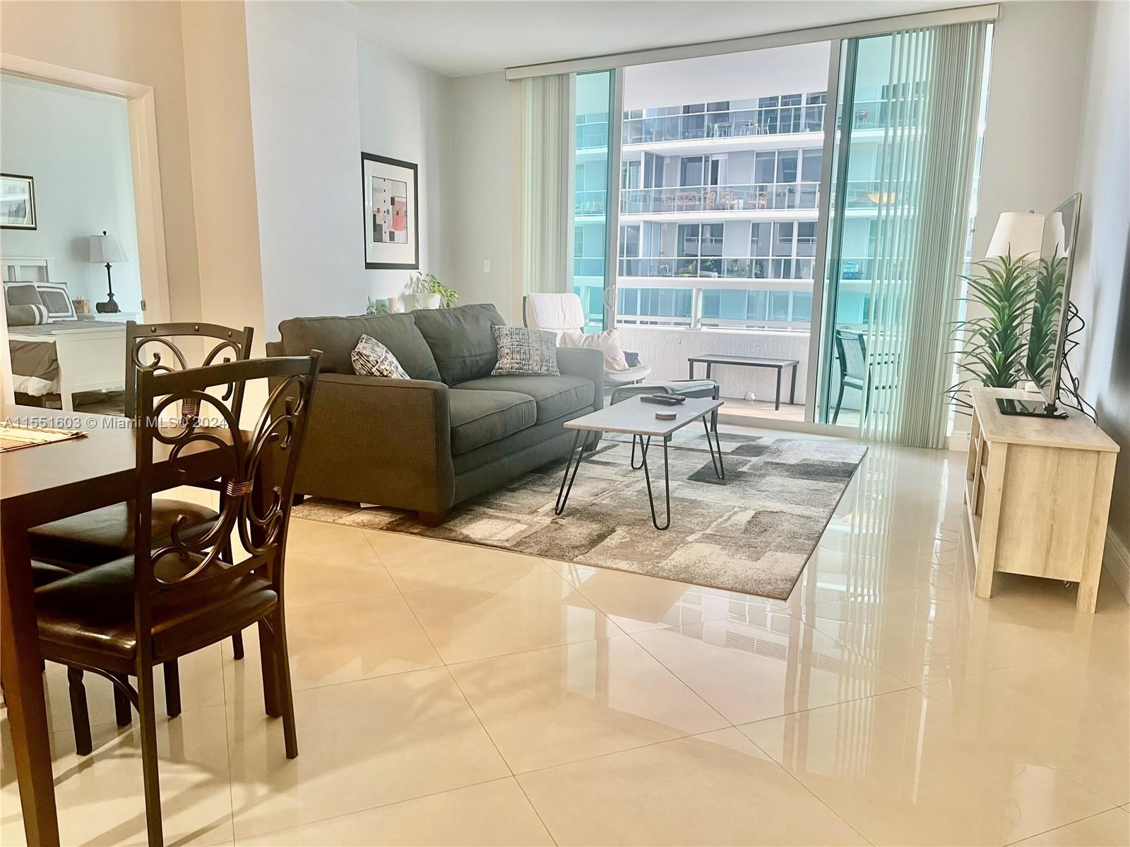 1800 N Bayshore Dr 814, Miami, Florida 33132, 2 Bedrooms Bedrooms, ,2 BathroomsBathrooms,Residentiallease,For Rent,1800 N Bayshore Dr 814,A11551603