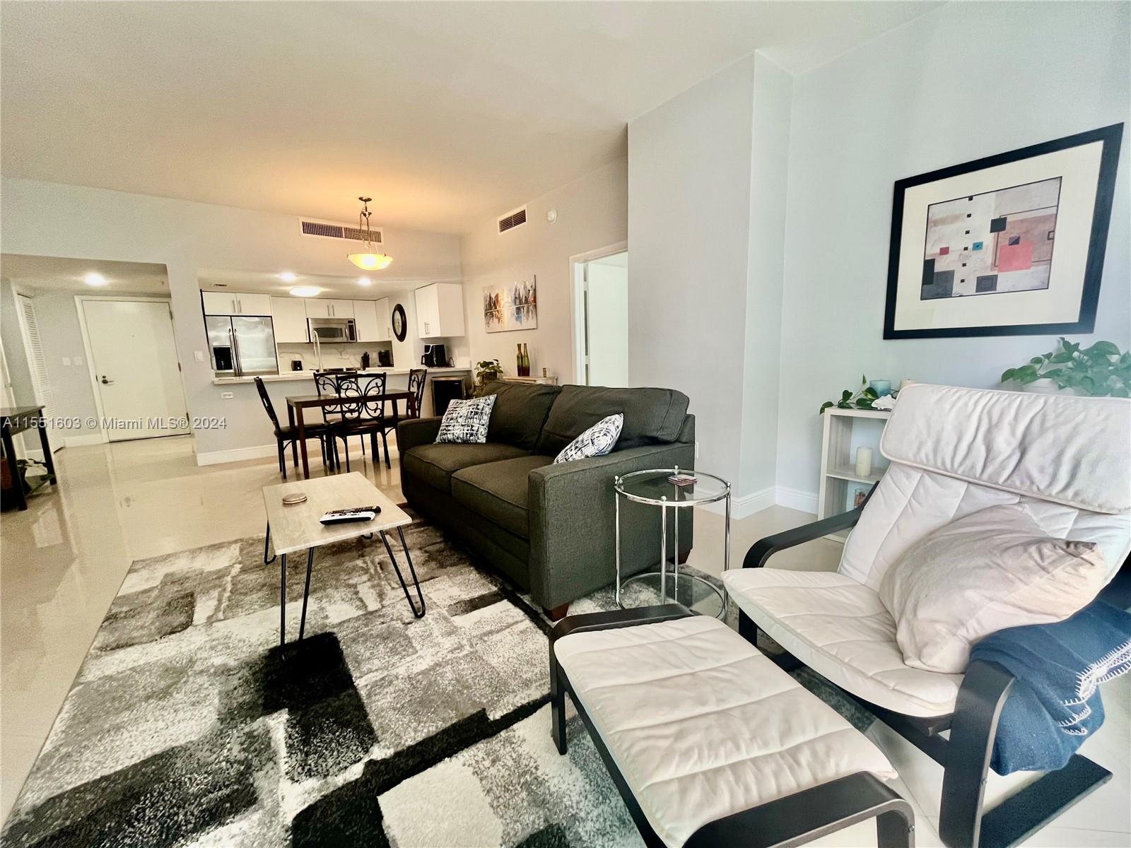 1800 N Bayshore Dr 814, Miami, Florida 33132, 2 Bedrooms Bedrooms, ,2 BathroomsBathrooms,Residentiallease,For Rent,1800 N Bayshore Dr 814,A11551603