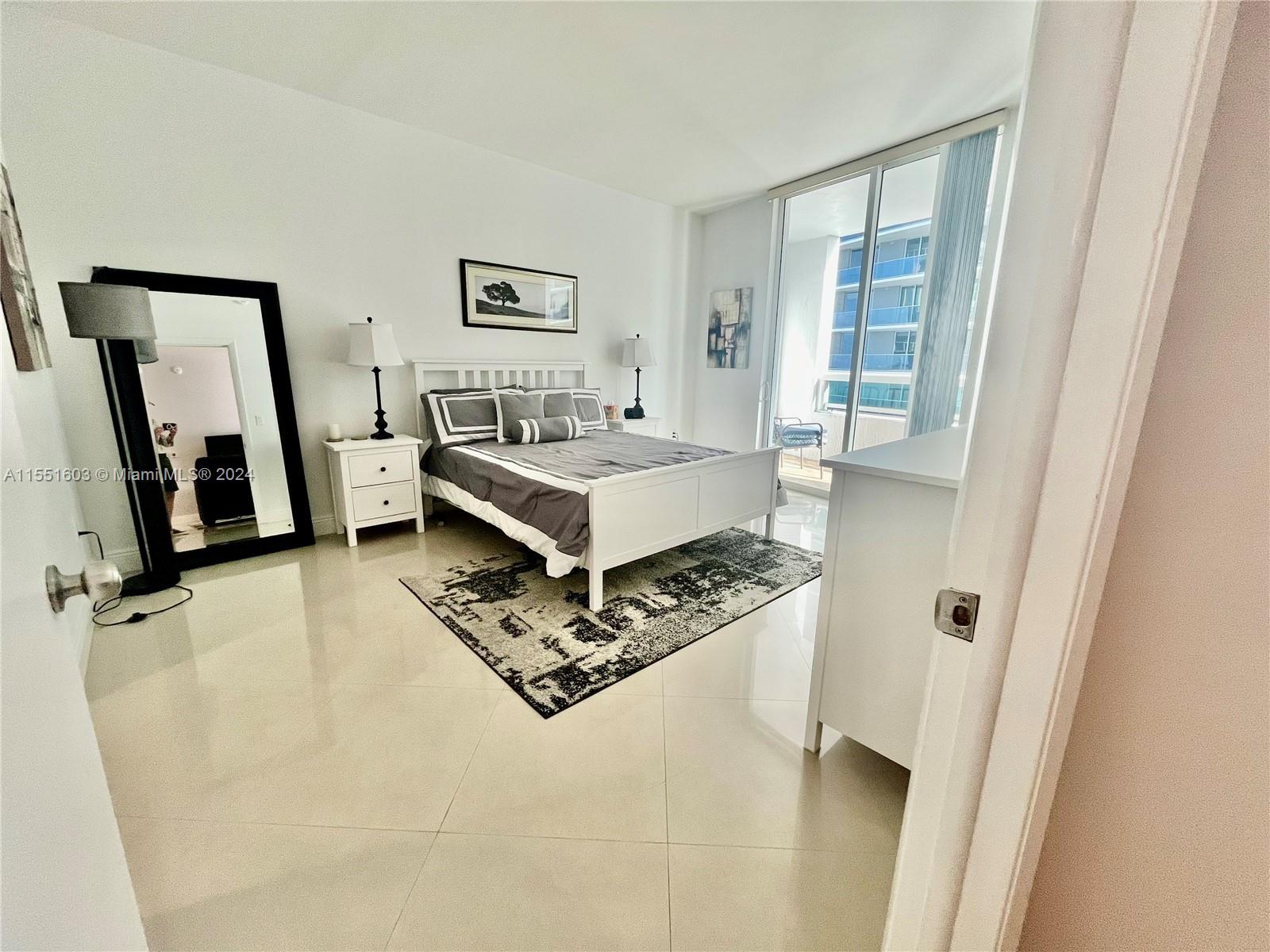 1800 N Bayshore Dr 814, Miami, Florida 33132, 2 Bedrooms Bedrooms, ,2 BathroomsBathrooms,Residentiallease,For Rent,1800 N Bayshore Dr 814,A11551603