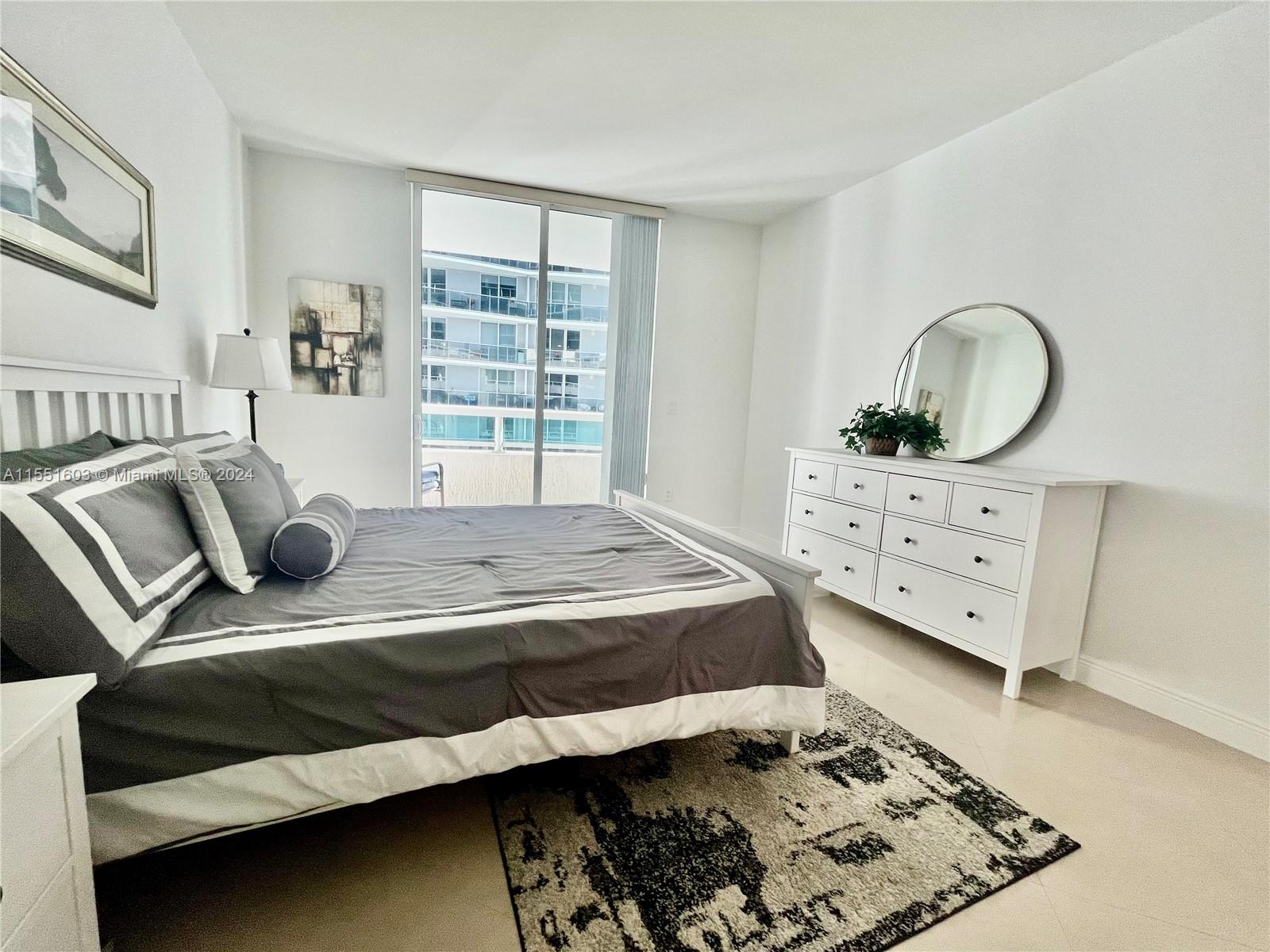 1800 N Bayshore Dr 814, Miami, Florida 33132, 2 Bedrooms Bedrooms, ,2 BathroomsBathrooms,Residentiallease,For Rent,1800 N Bayshore Dr 814,A11551603