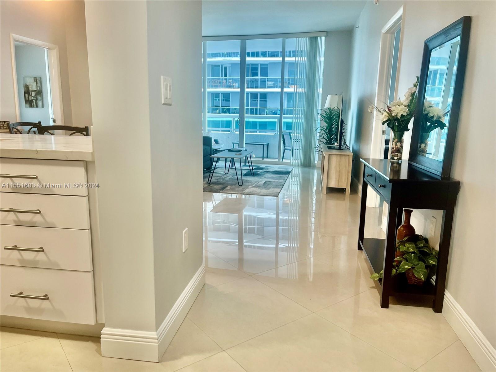1800 N Bayshore Dr 814, Miami, Florida 33132, 2 Bedrooms Bedrooms, ,2 BathroomsBathrooms,Residentiallease,For Rent,1800 N Bayshore Dr 814,A11551603