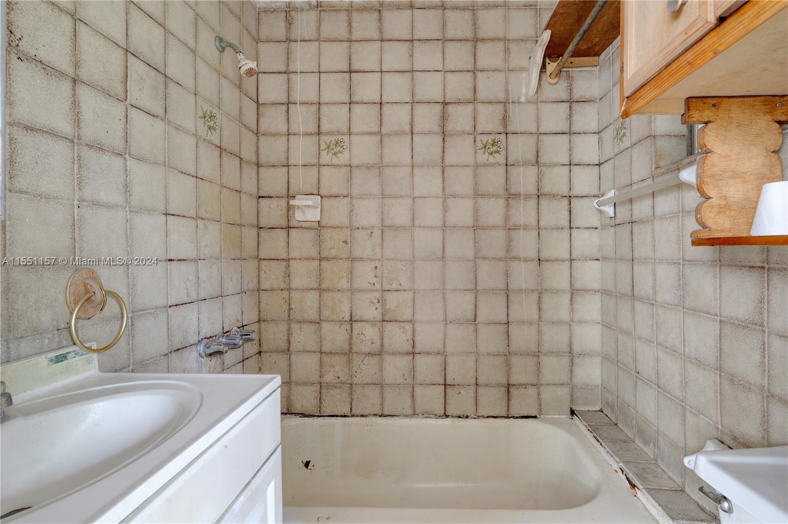 2420 34th St, Miami, FL, 33142 United States, 4 Bedrooms Bedrooms, ,4 BathroomsBathrooms,Residential,For Sale,34th St,A11551157