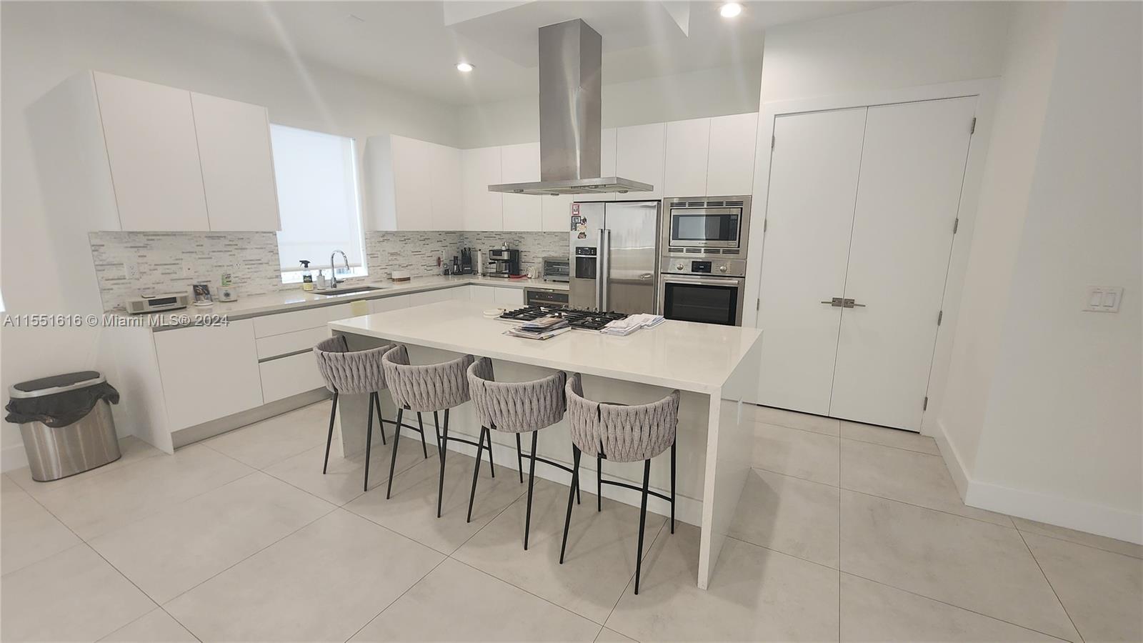 Doral, Florida 33178, 4 Bedrooms Bedrooms, ,4 BathroomsBathrooms,Residential,For Sale,A11551616