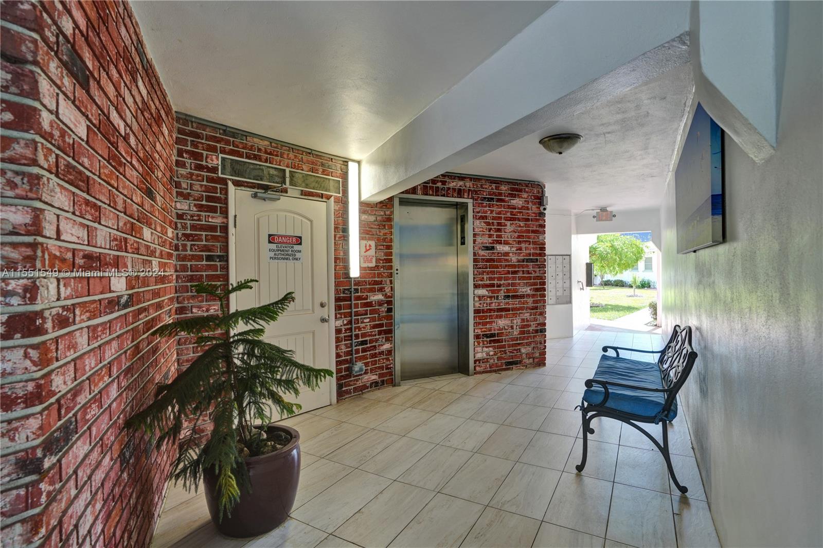 600 Pine Dr, Pompano Beach, FL, 33060 United States, 2 Bedrooms Bedrooms, ,2 BathroomsBathrooms,Residential,For Sale,Pine Dr,A11551549