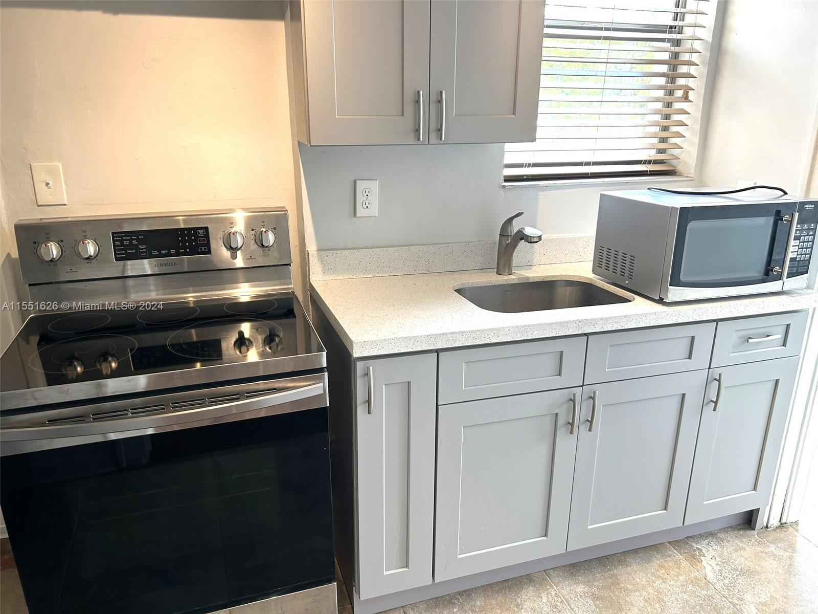 421 Grand Concourse, Miami Shores, FL, 33138 United States, 2 Bedrooms Bedrooms, ,1 BathroomBathrooms,Residential,For Sale,Grand Concourse,A11551626