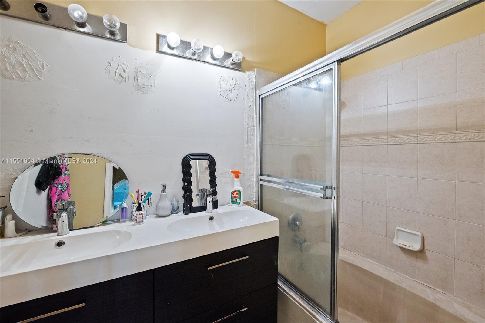 1133 31st Ter, Homestead, FL, 33033 United States, 4 Bedrooms Bedrooms, ,2 BathroomsBathrooms,Residential,For Sale,31st Ter,A11551064