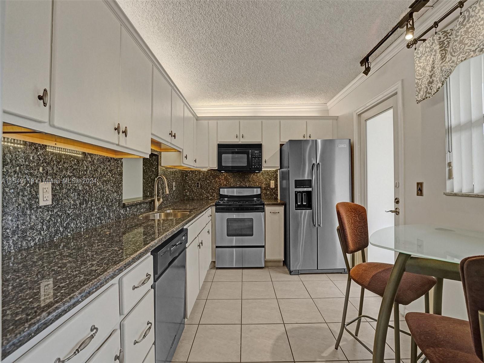 Spacious kitchen with lots of counterspace
