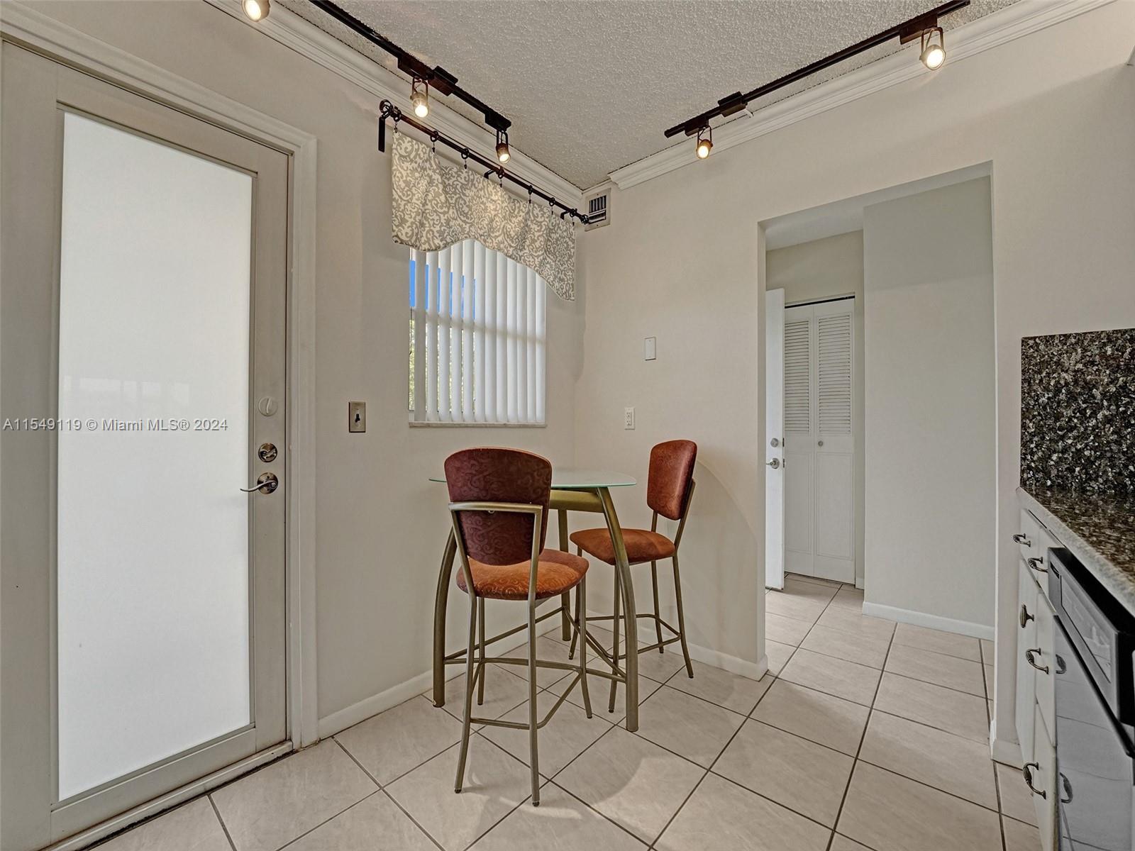 Breakfast area in kitchen