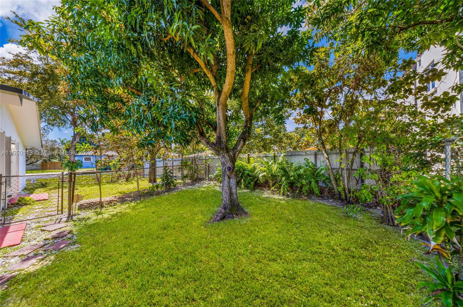 6001 40th St, Virginia Gardens, FL, 33166 United States, 3 Bedrooms Bedrooms, ,2 BathroomsBathrooms,Residential,For Sale,40th St,A11550113