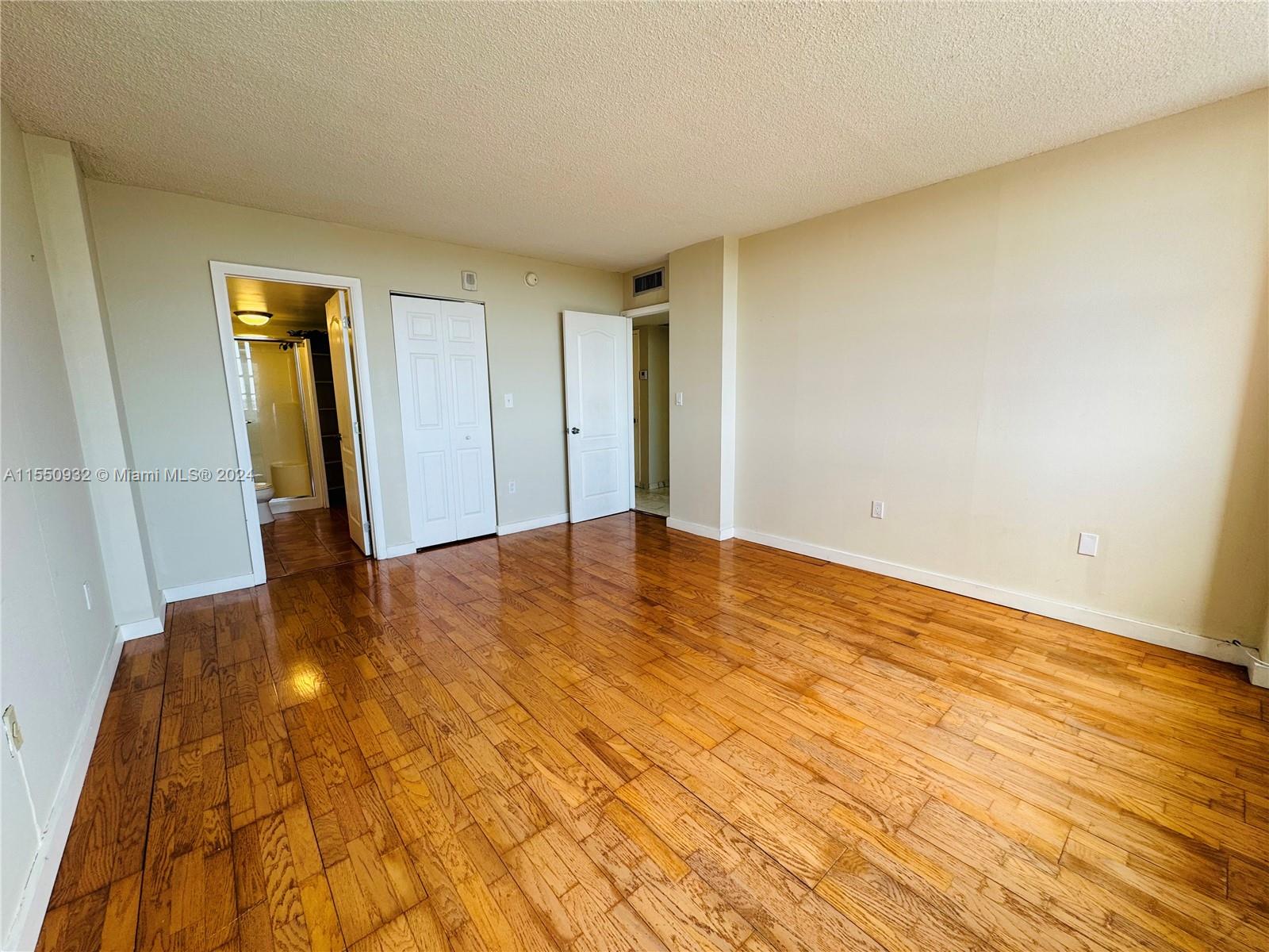 1301 NE Miami Gardens Dr 1515W, Miami, FL 33179, 2 Bedrooms Bedrooms, ,2 BathroomsBathrooms,Residential,For Sale,Miami Gardens Dr,A11550932