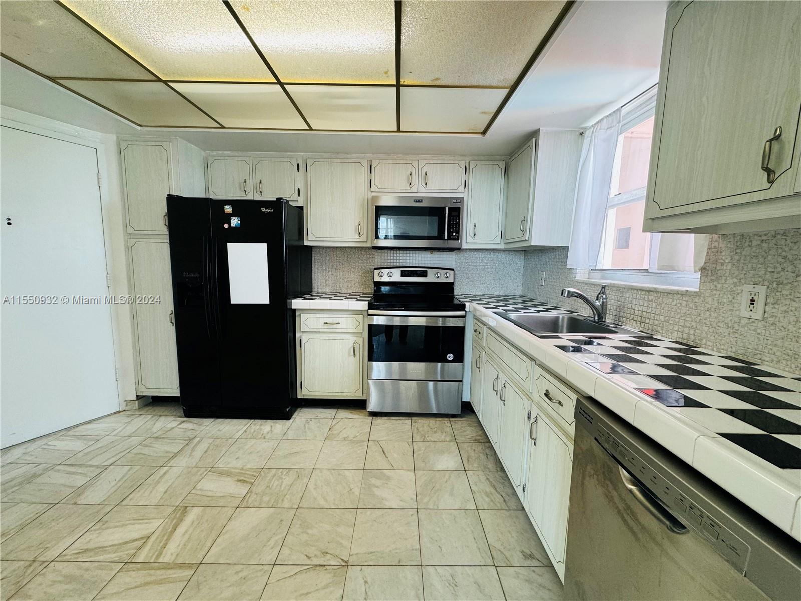 1301 NE Miami Gardens Dr 1515W, Miami, FL 33179, 2 Bedrooms Bedrooms, ,2 BathroomsBathrooms,Residential,For Sale,Miami Gardens Dr,A11550932