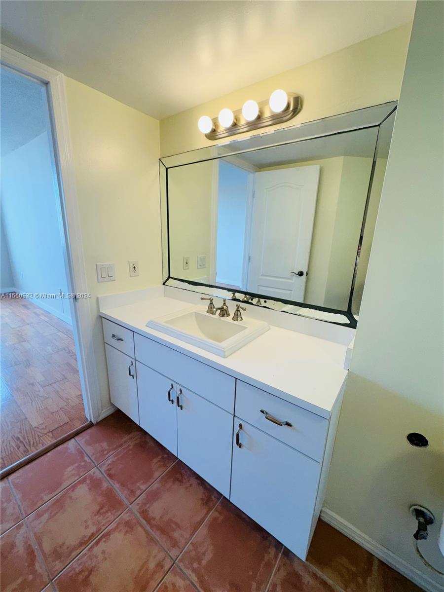 1301 NE Miami Gardens Dr 1515W, Miami, FL 33179, 2 Bedrooms Bedrooms, ,2 BathroomsBathrooms,Residential,For Sale,Miami Gardens Dr,A11550932