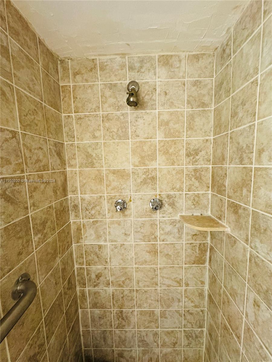 1301 NE Miami Gardens Dr 1515W, Miami, FL 33179, 2 Bedrooms Bedrooms, ,2 BathroomsBathrooms,Residential,For Sale,Miami Gardens Dr,A11550932