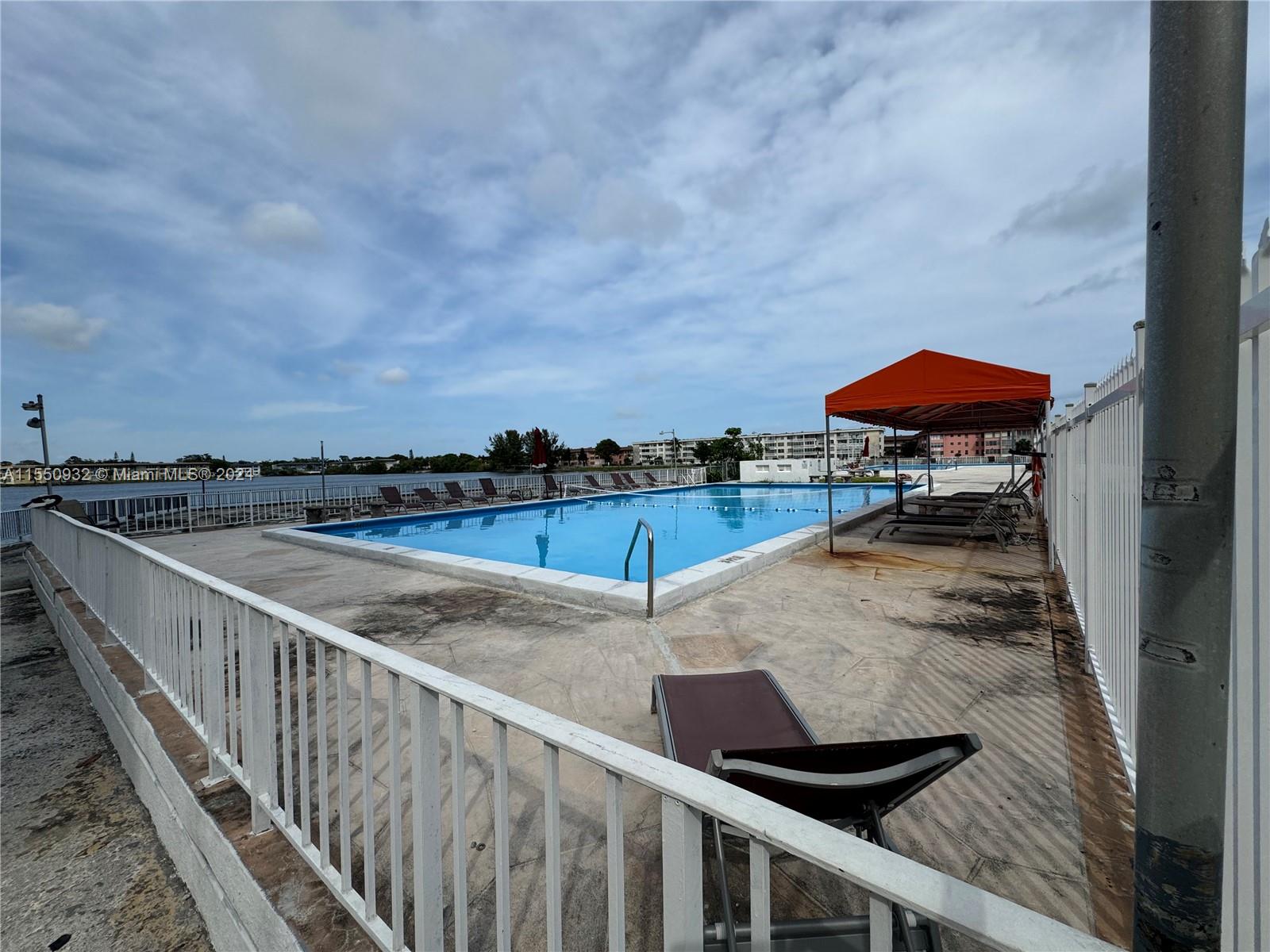 1301 NE Miami Gardens Dr 1515W, Miami, FL 33179, 2 Bedrooms Bedrooms, ,2 BathroomsBathrooms,Residential,For Sale,Miami Gardens Dr,A11550932