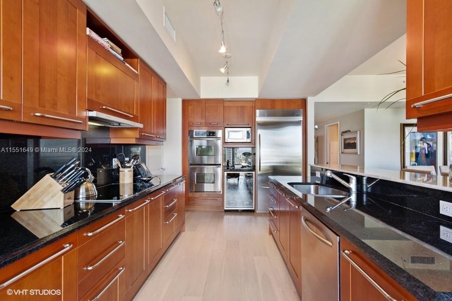 333 Las Olas Way 2406, Fort Lauderdale, Florida 33301, 2 Bedrooms Bedrooms, ,2 BathroomsBathrooms,Residential,For Sale,333 Las Olas Way 2406,A11551649