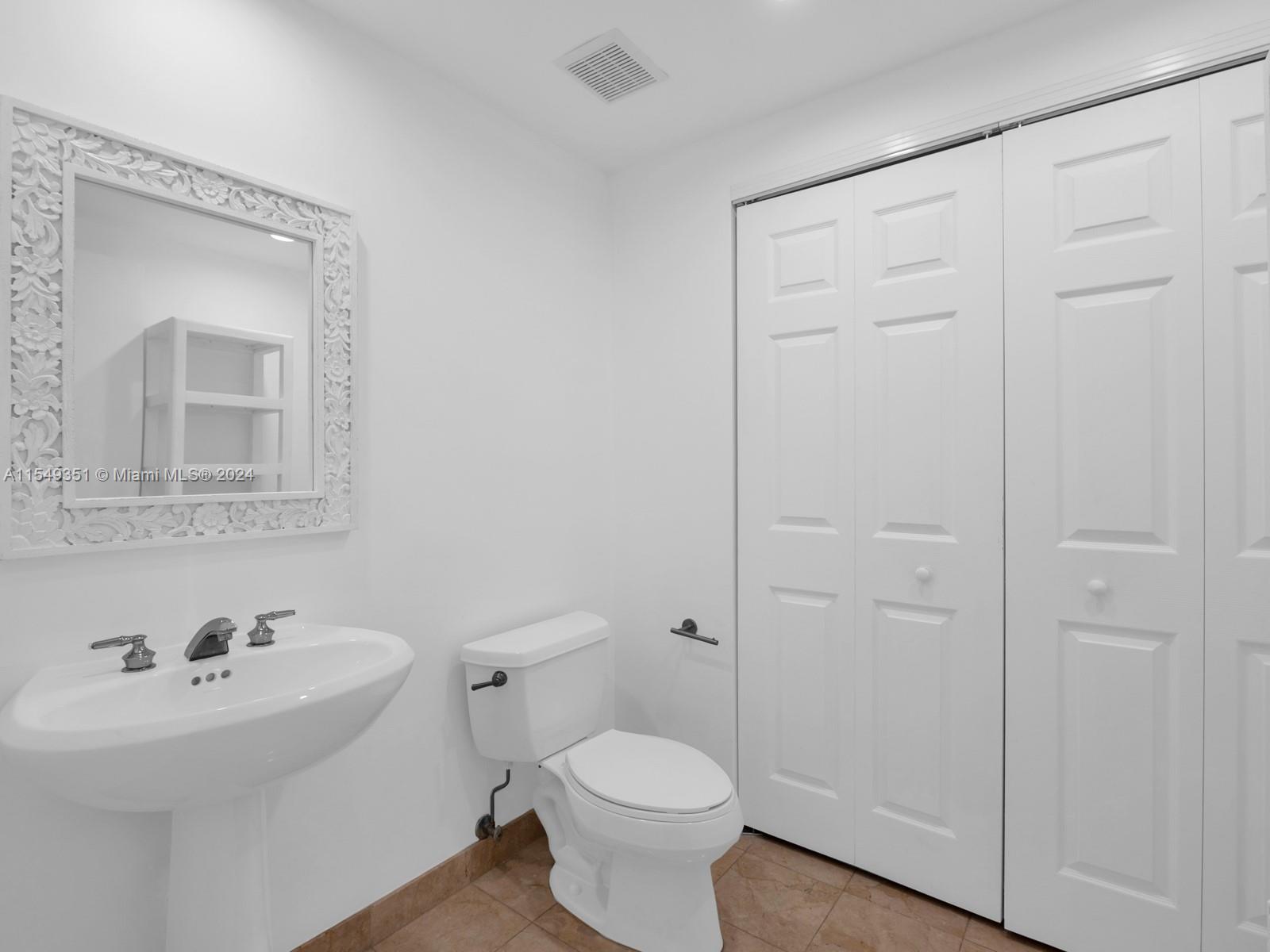 801 Brickell Key Blvd, Miami, FL, 33131 United States, 2 Bedrooms Bedrooms, ,2 BathroomsBathrooms,Residential,For Sale,Brickell Key Blvd,A11549351