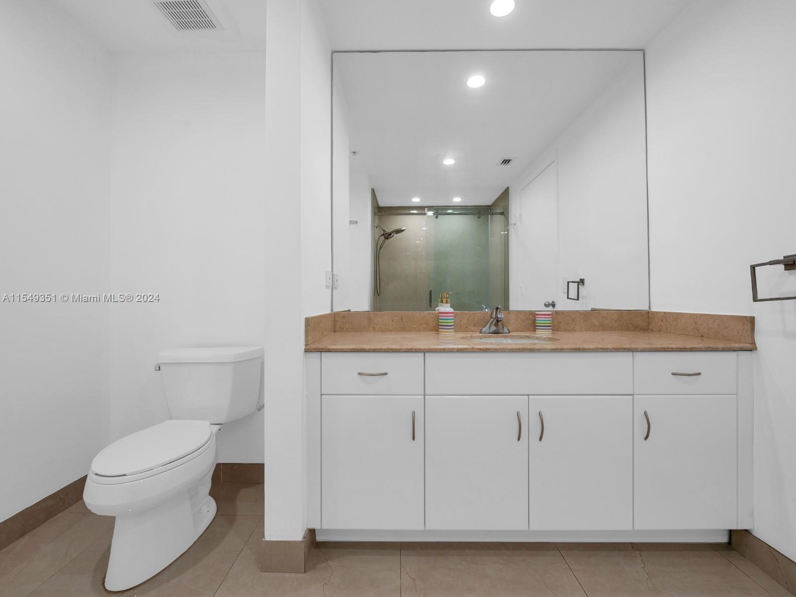 801 Brickell Key Blvd, Miami, FL, 33131 United States, 2 Bedrooms Bedrooms, ,2 BathroomsBathrooms,Residential,For Sale,Brickell Key Blvd,A11549351