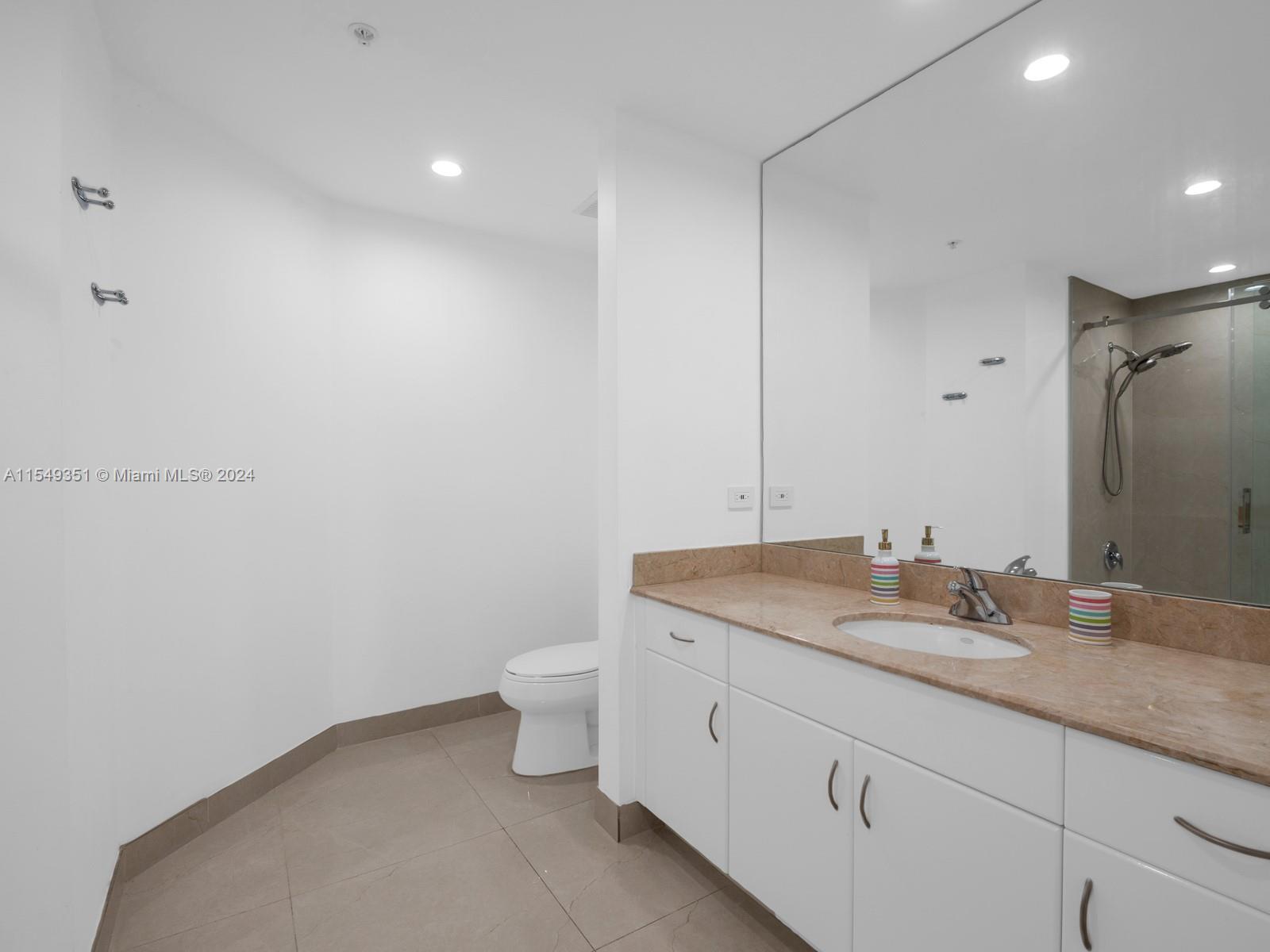 801 Brickell Key Blvd 2808, Miami, Florida 33131, 2 Bedrooms Bedrooms, ,2 BathroomsBathrooms,Residential,For Sale,801 Brickell Key Blvd 2808,A11549351