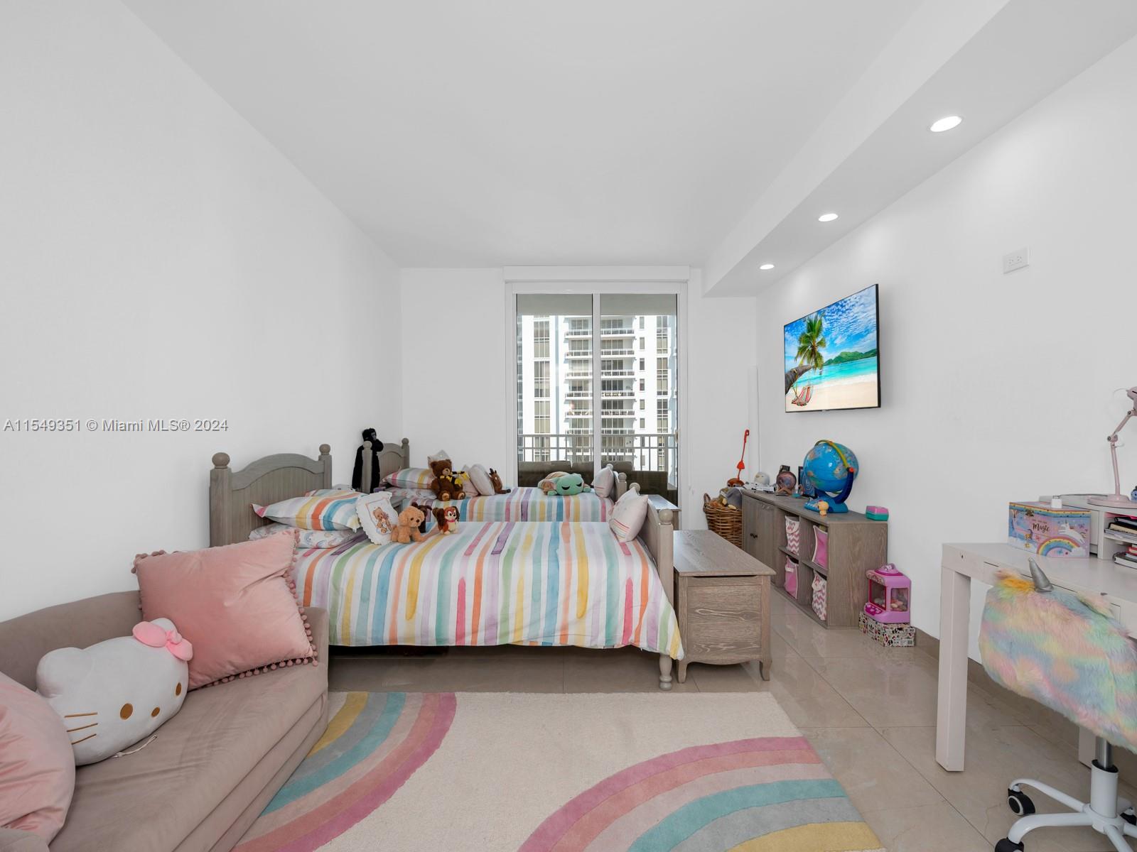 801 Brickell Key Blvd, Miami, FL, 33131 United States, 2 Bedrooms Bedrooms, ,2 BathroomsBathrooms,Residential,For Sale,Brickell Key Blvd,A11549351
